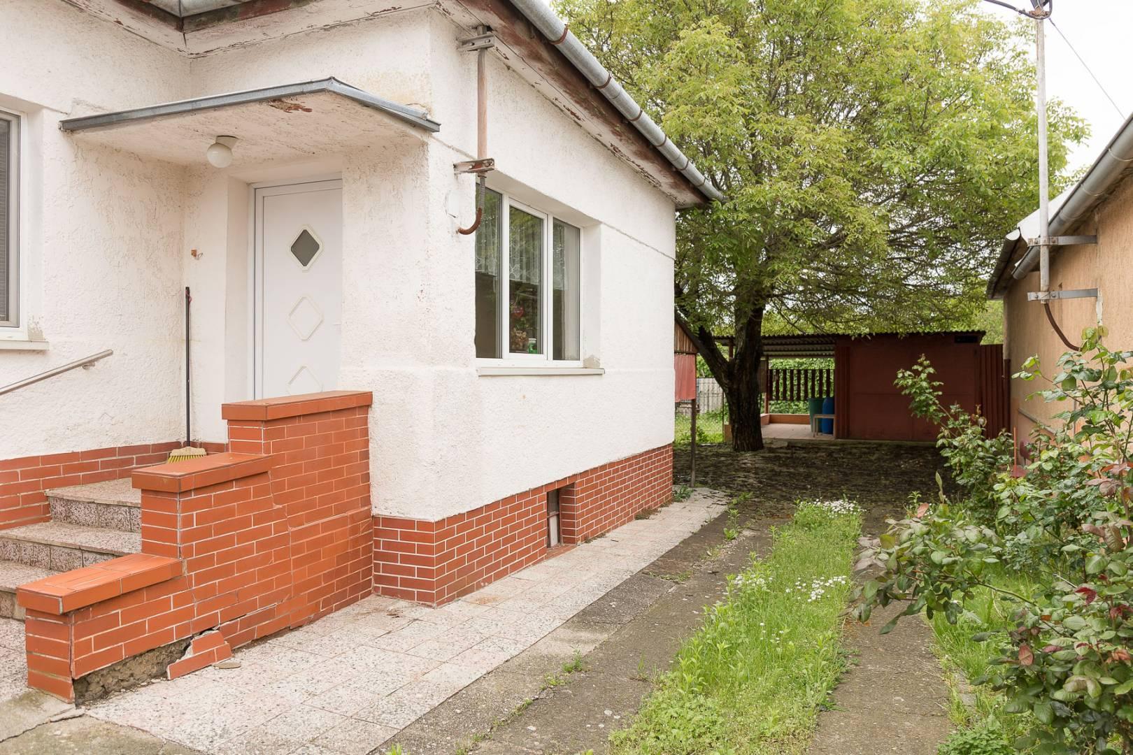 ZNÍŽENÁ CENA! RD na výbornej adrese v Michalovciach