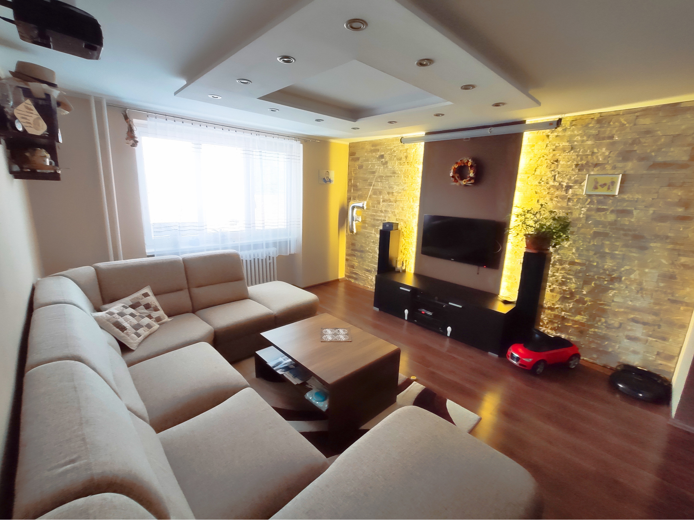 REZERVOVANÉ ! Byt 2+1 (62 m2) s loggiou, ul. Hviezdoslavova Sp. Nová Ves