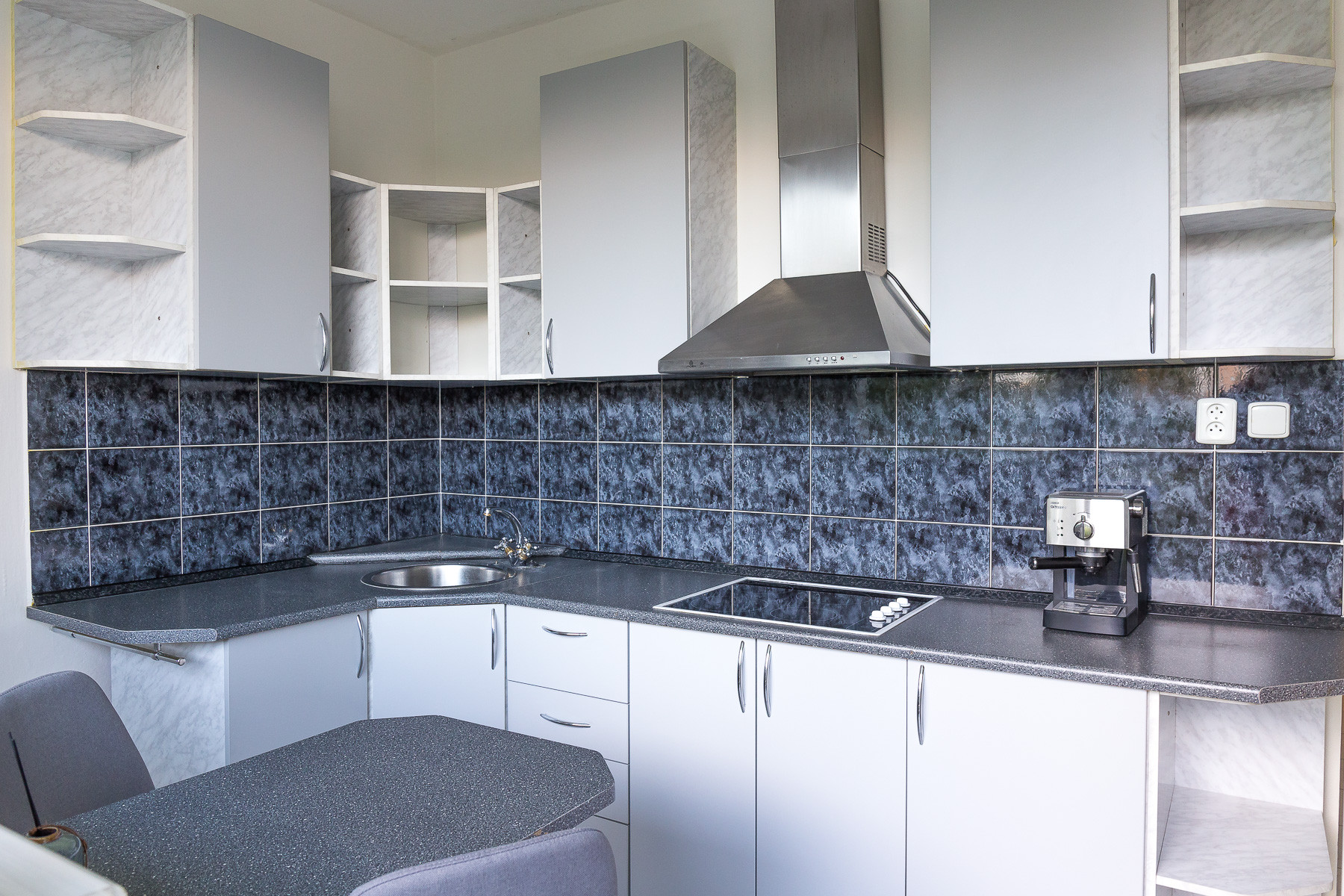 TOP PONUKA! Byt 1+1 (44 m2) s loggiou, sídl. Mier SNV