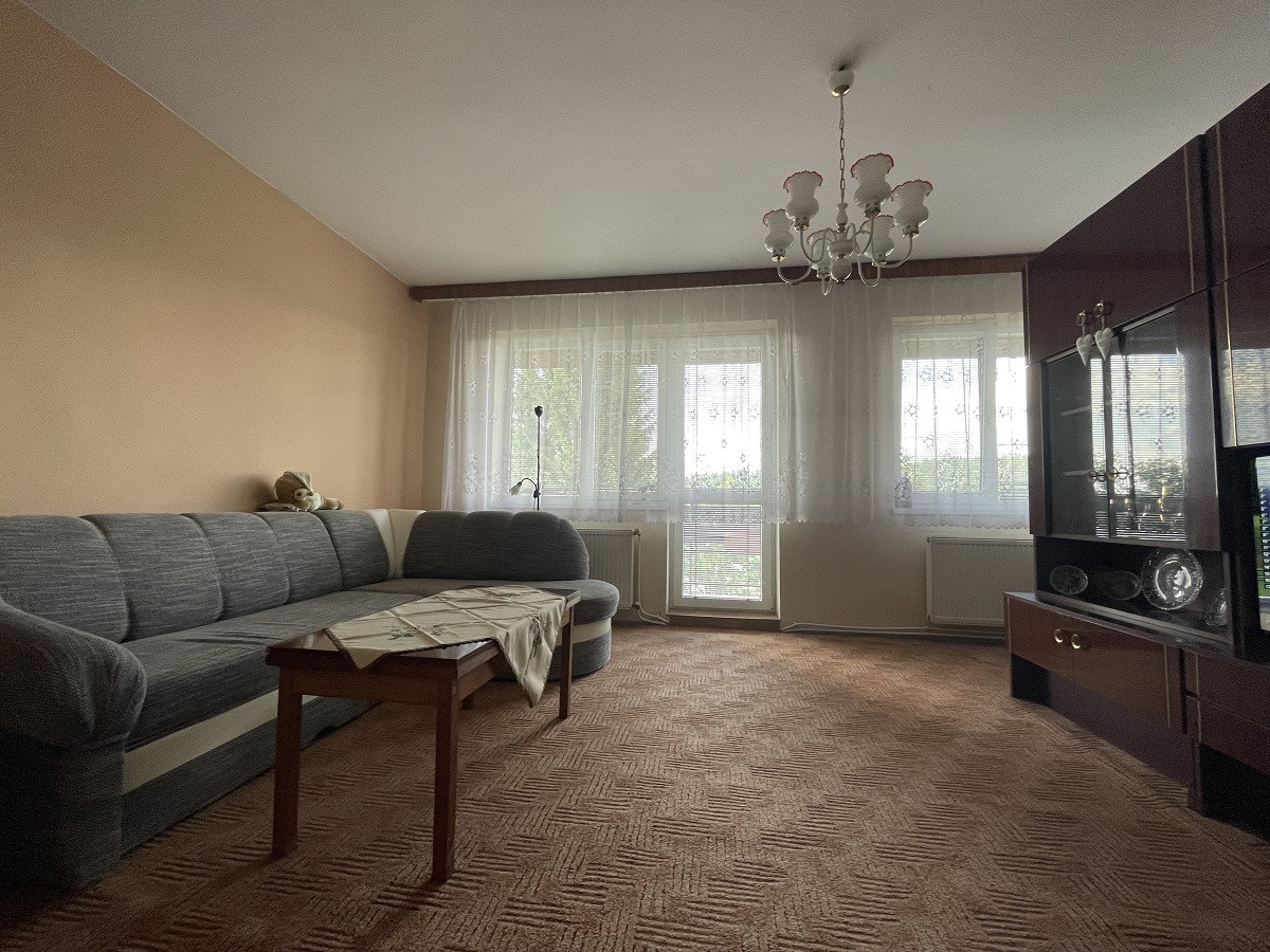 Tehlový byt 3+1 (124,5m) so záhradou a garážou, Markušovce