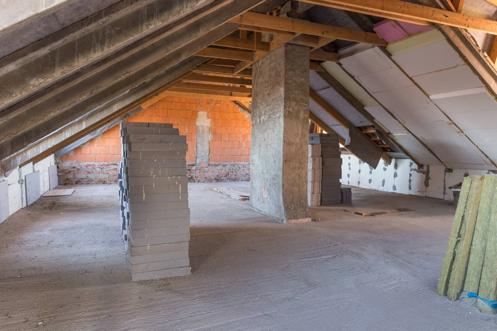 Rozostavaný 3+1 (85 m2) centrum Spišská Nová Ves