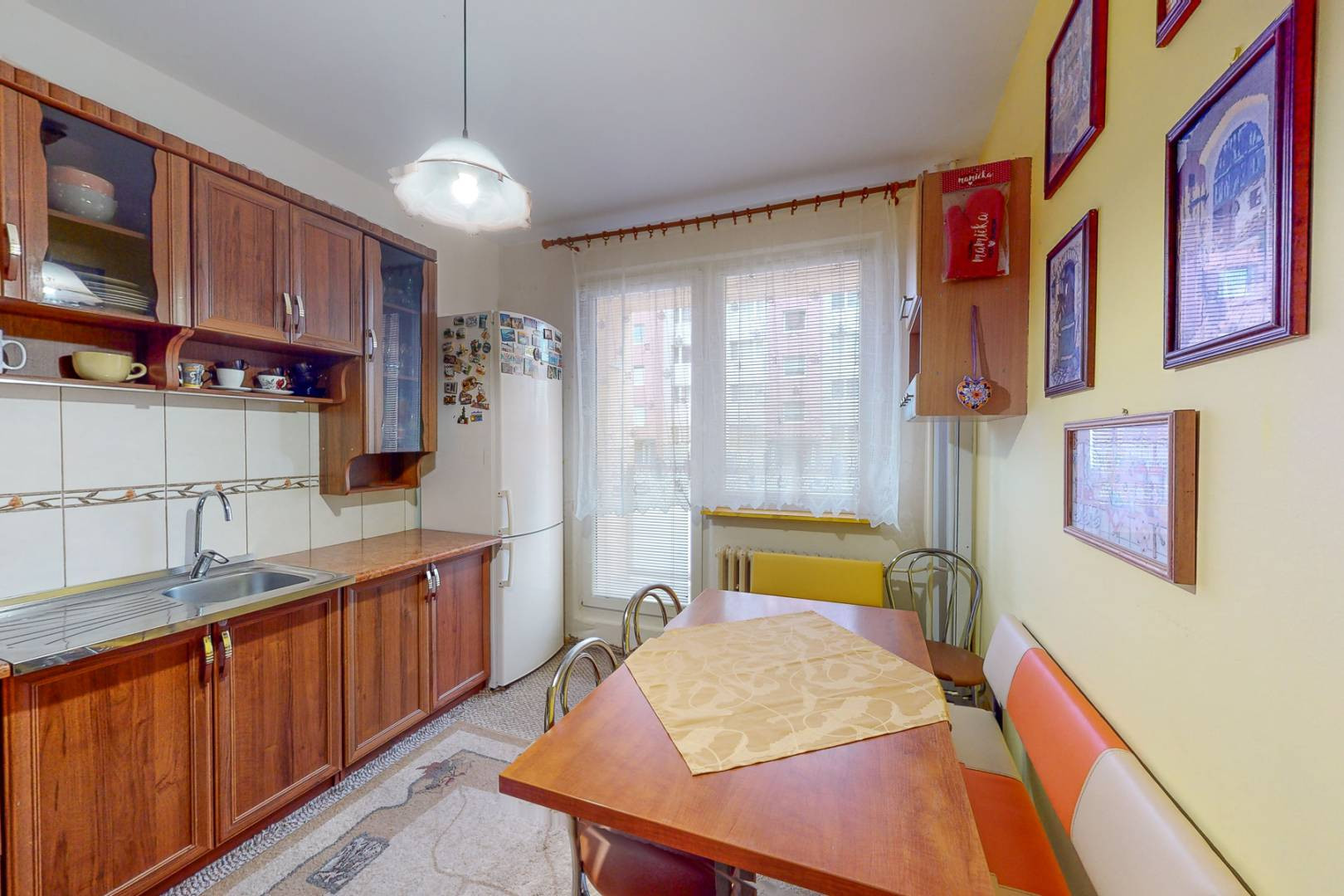 Byt 2+1 s loggiou (54 m2), sídl. Západ I. SNV