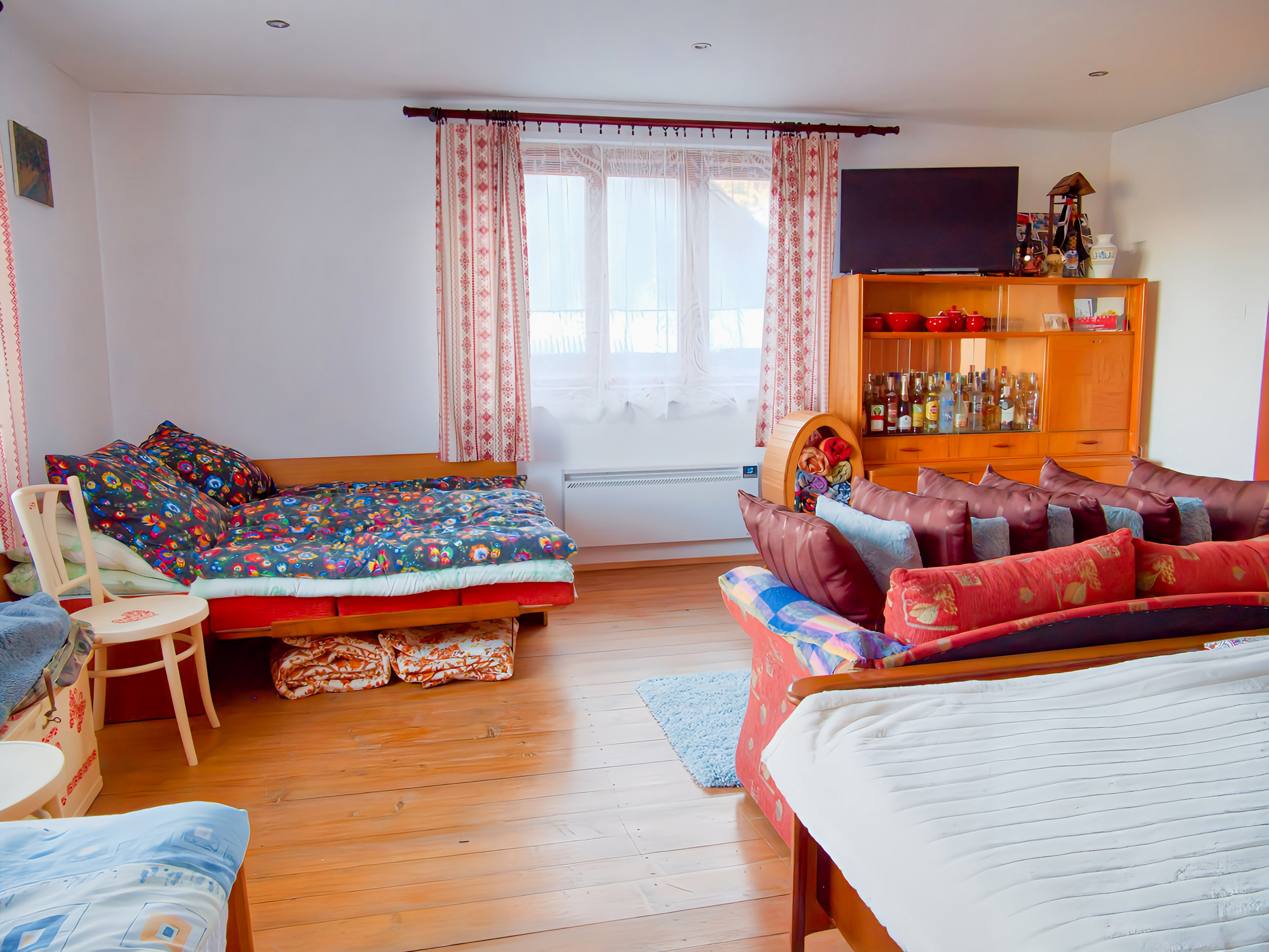 Chalupa s výhľadom na Levočské vrchy