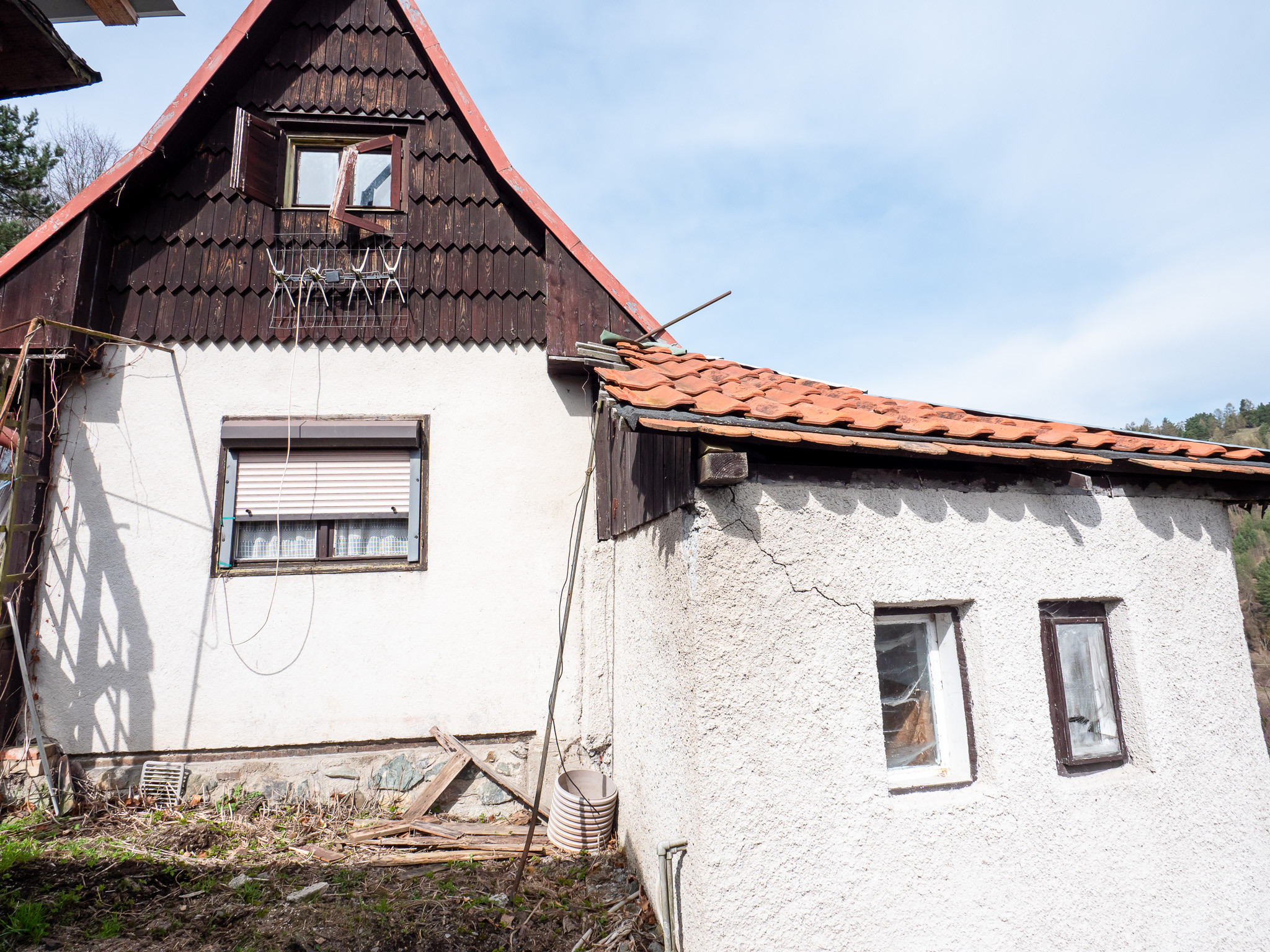 REZERVOVANÉ - Pozemok s chatkou - Chatová oblasť Čarda - Krompachy