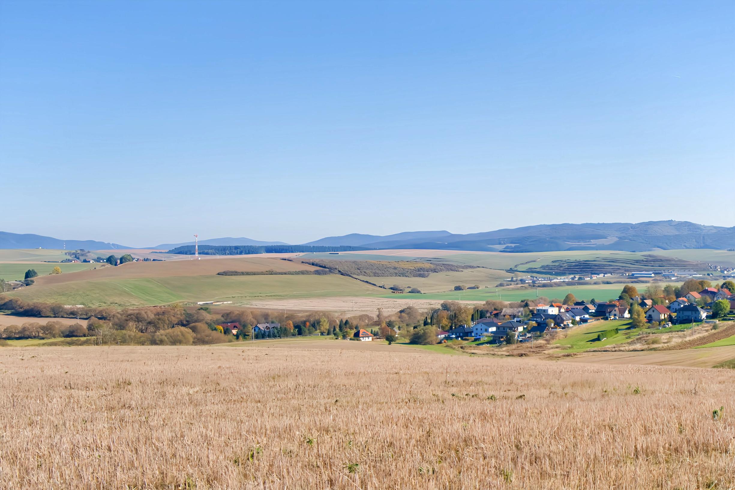 Pozemok na záhradu, potenciálne stavebný (374 m2) Lieskovany