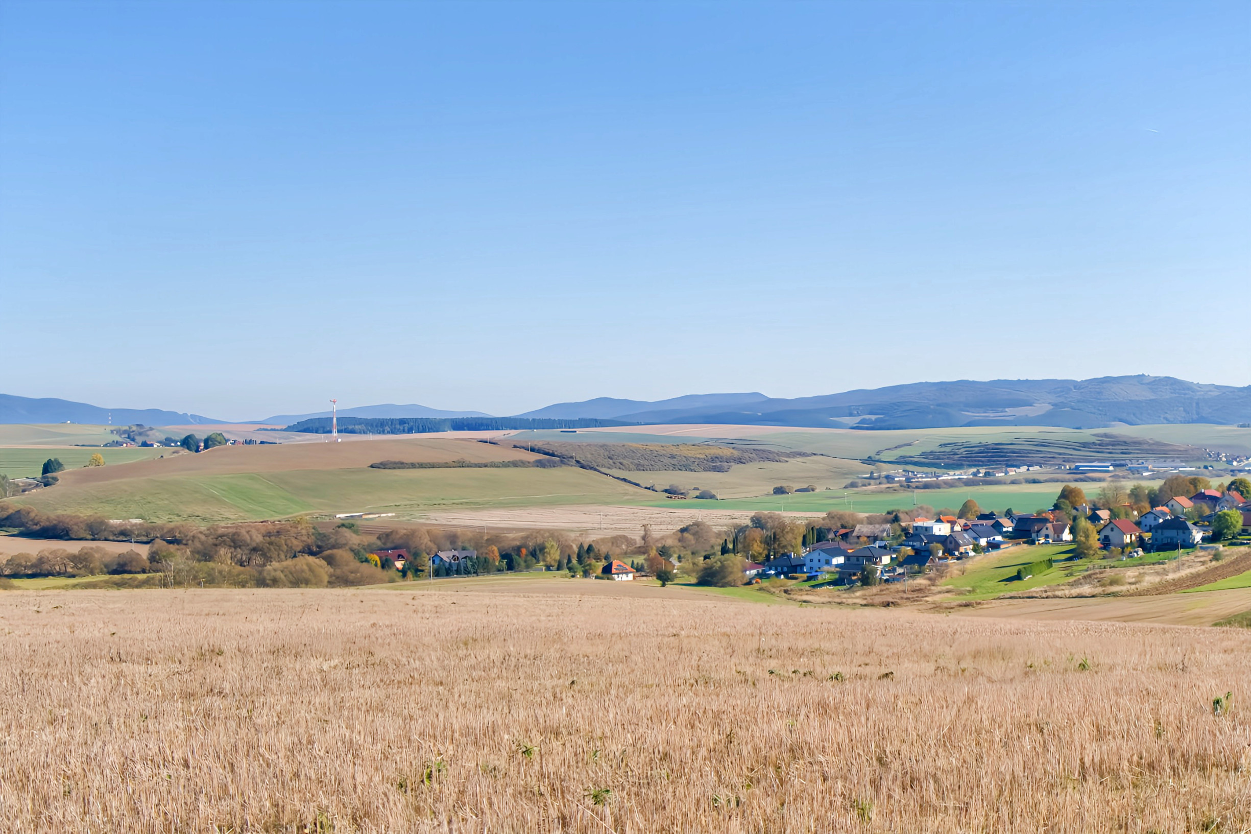 Pozemok na záhradu, potenciálne stavebný (374 m2) Lieskovany