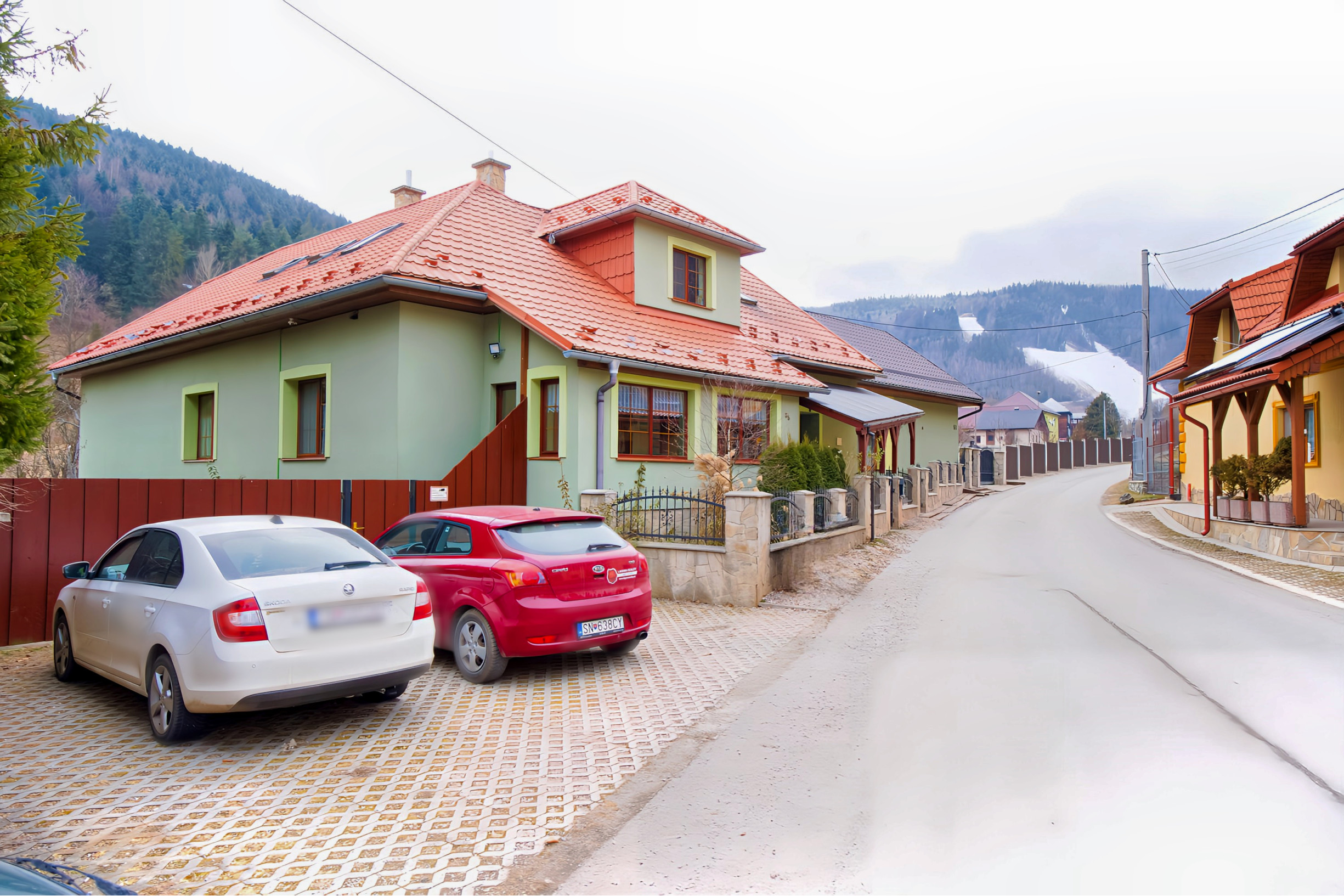 RD s penziónom v rekreačnej oblasti Hnilčík SKI Mraznica