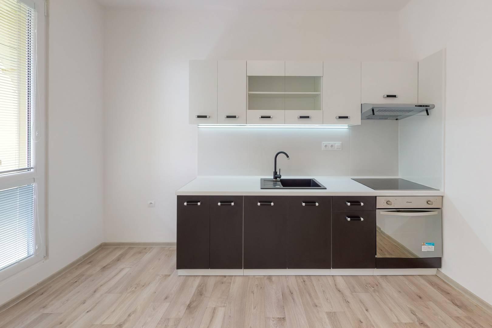 PRENÁJOM! Byt 2+1 (56 m2) loggia, sídl Západ