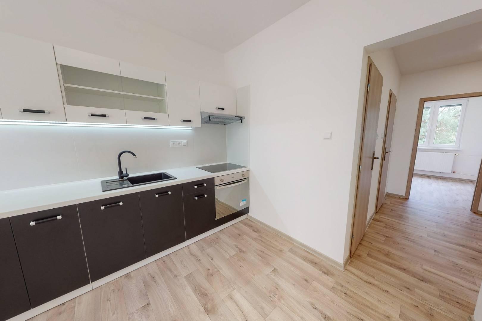 Byt 2+1 s loggiou (56 m2), sídl. Západ I. Sp. Nová Ves