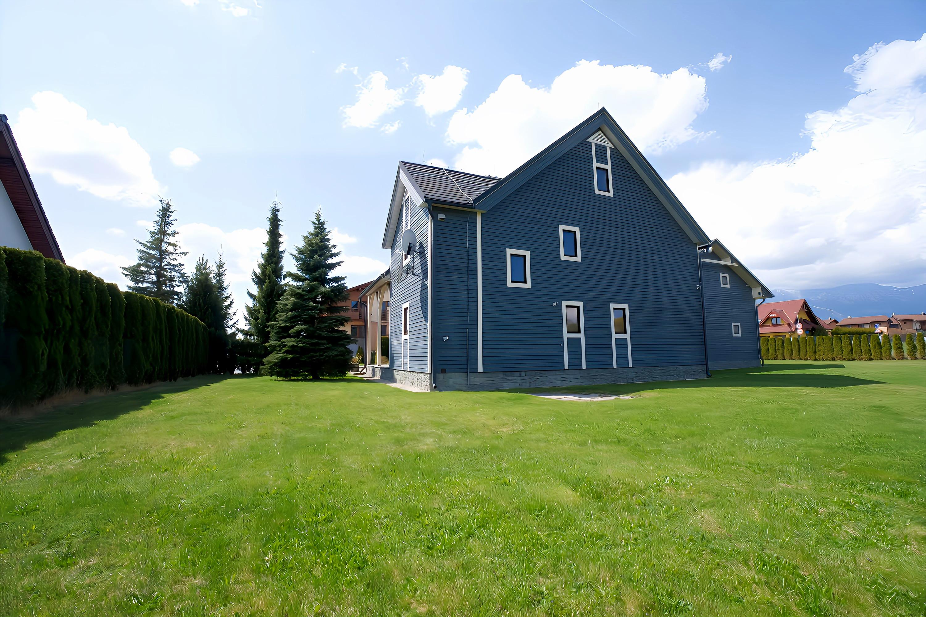 Multifunkčný chalet s veľkým pozemkom (1656 m2) Veľká Lomnica