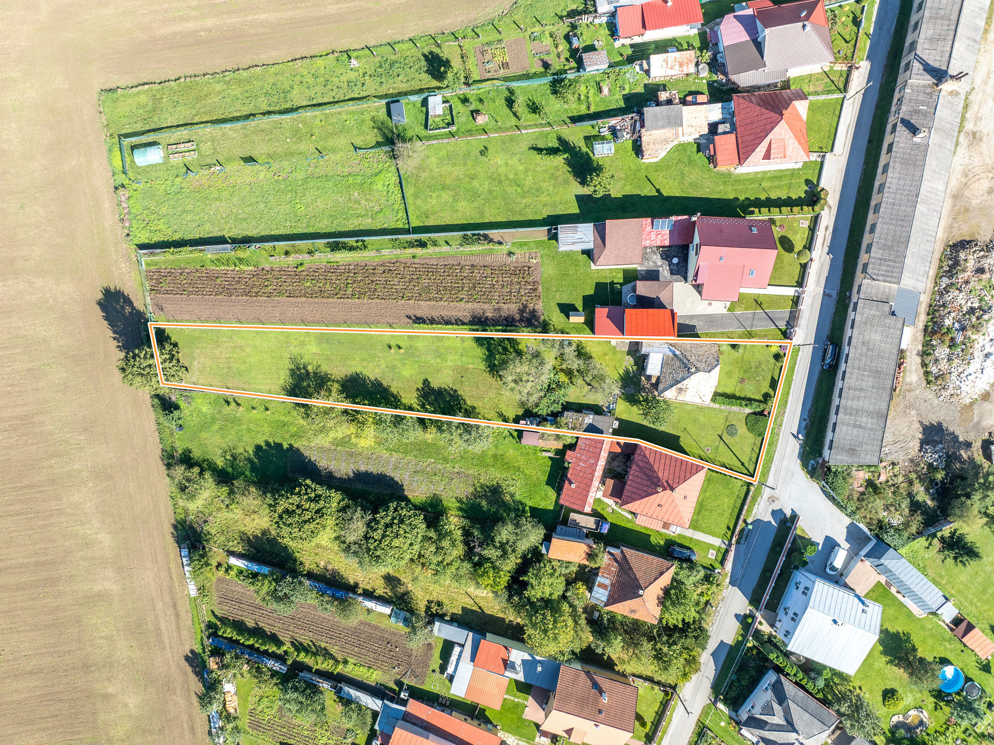 REZERVOVANÉ  - Veľký pozemok so starším domom v dobrej lokalite Spišské Vlachy