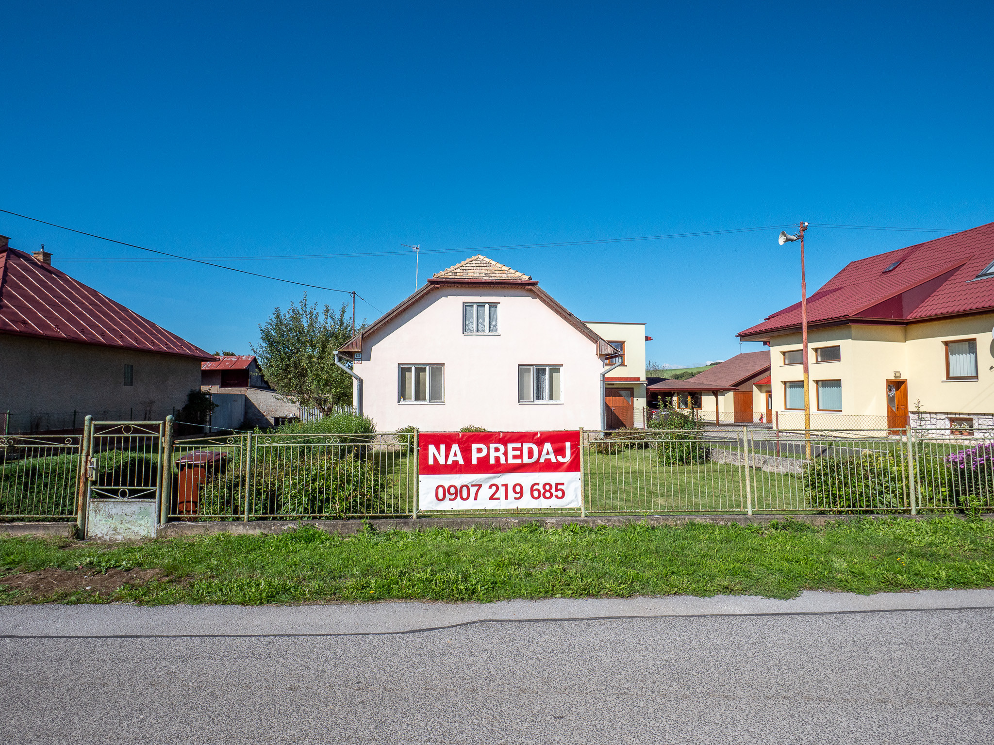 REZERVOVANÉ  - Veľký pozemok so starším domom v dobrej lokalite Spišské Vlachy