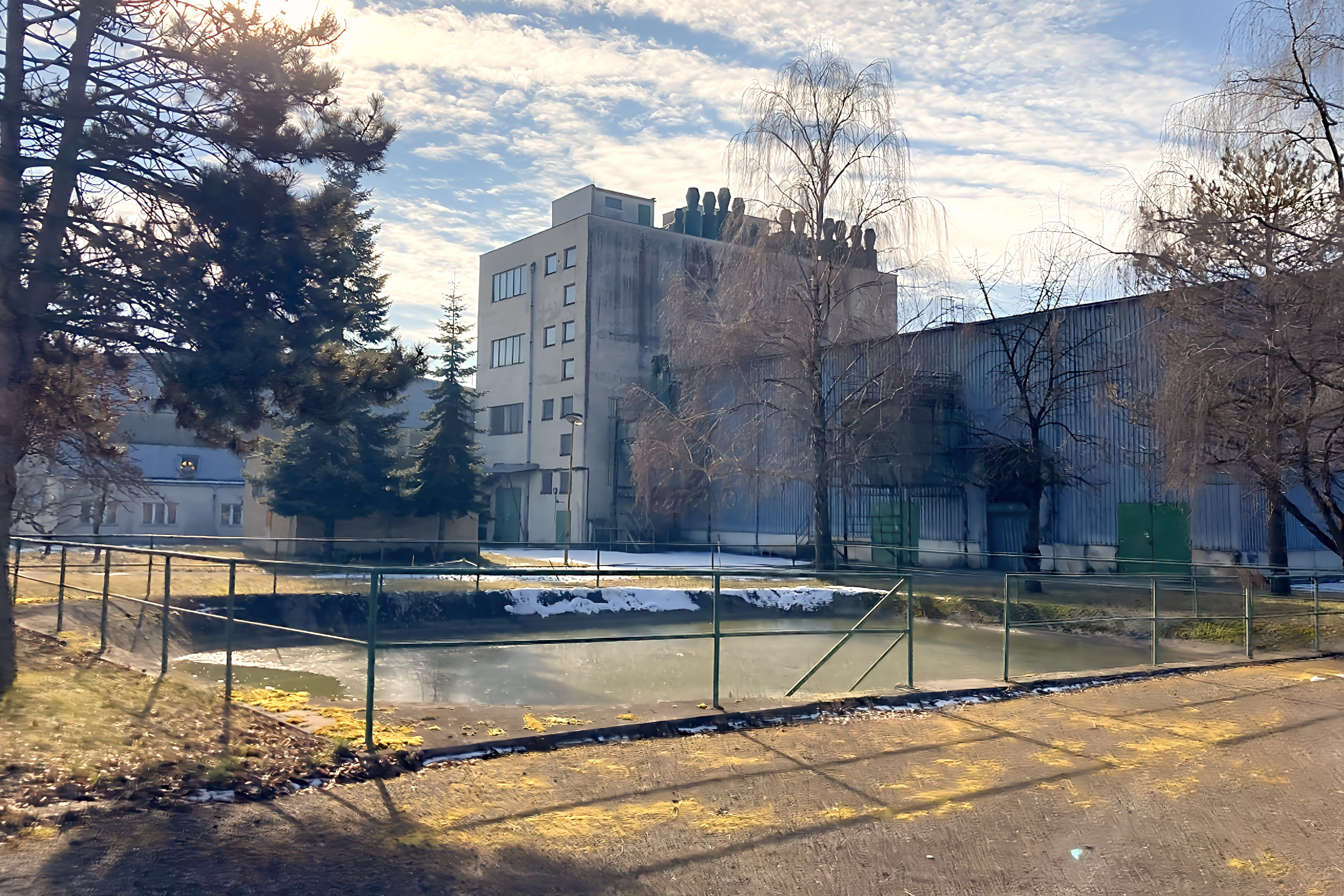 ZNÍŽENÁ CENA! Podnikateľský areál (3,3 ha) neďaleko Košíc