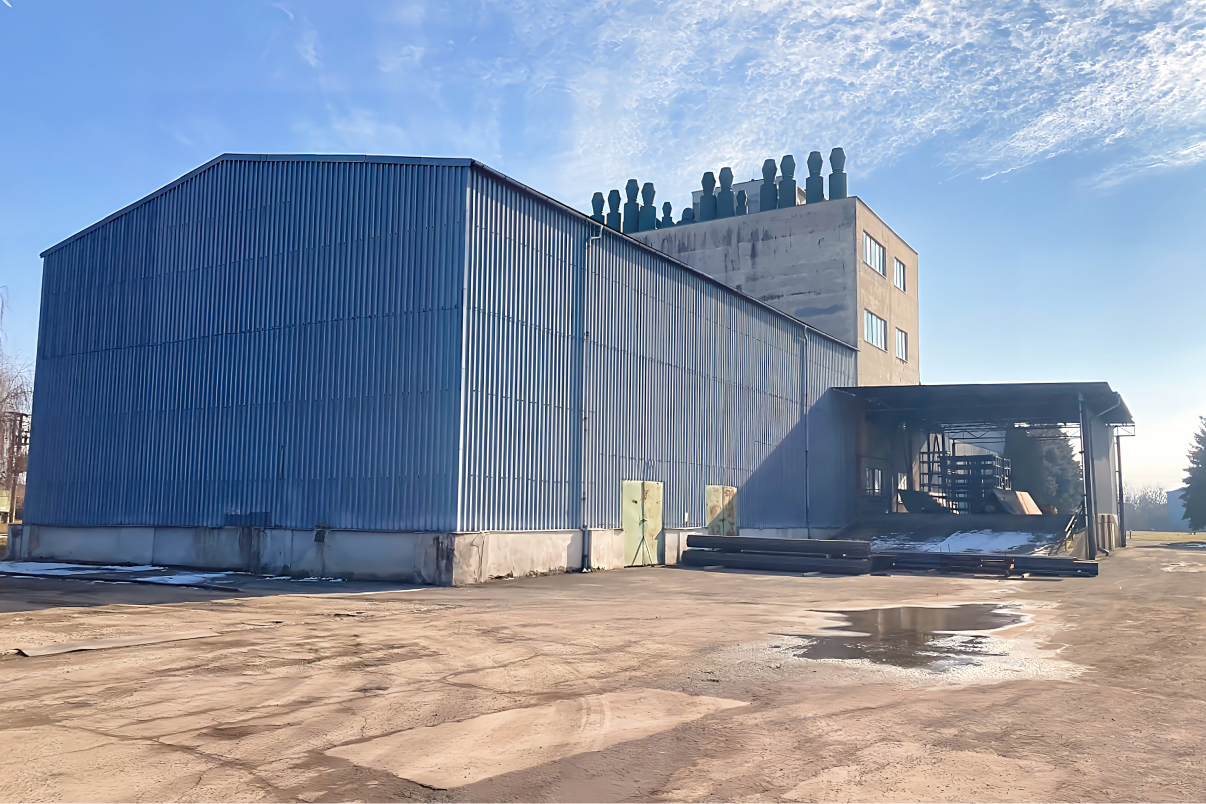 ZNÍŽENÁ CENA! Podnikateľský areál (3,3 ha) neďaleko Košíc