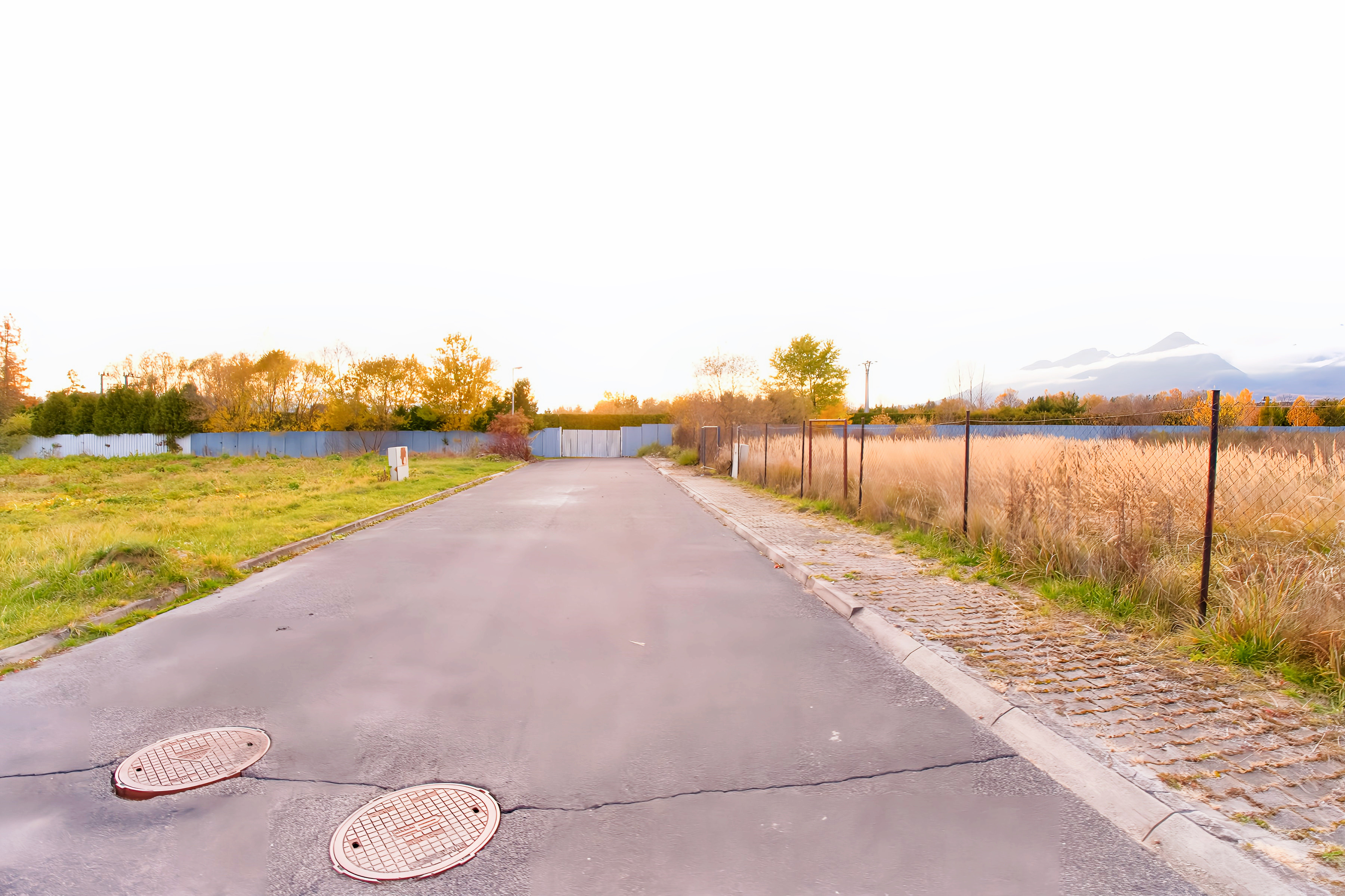 Rovinatý stavebný pozemok (1271 m2) Veľká Lomnica