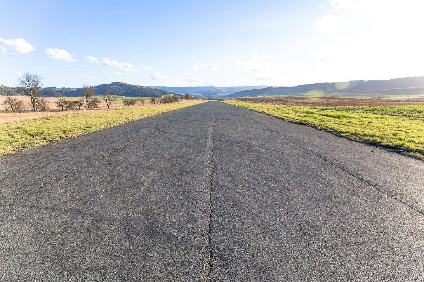 Atraktívny pozemok na podnikanie (3 ha) pri Klčove