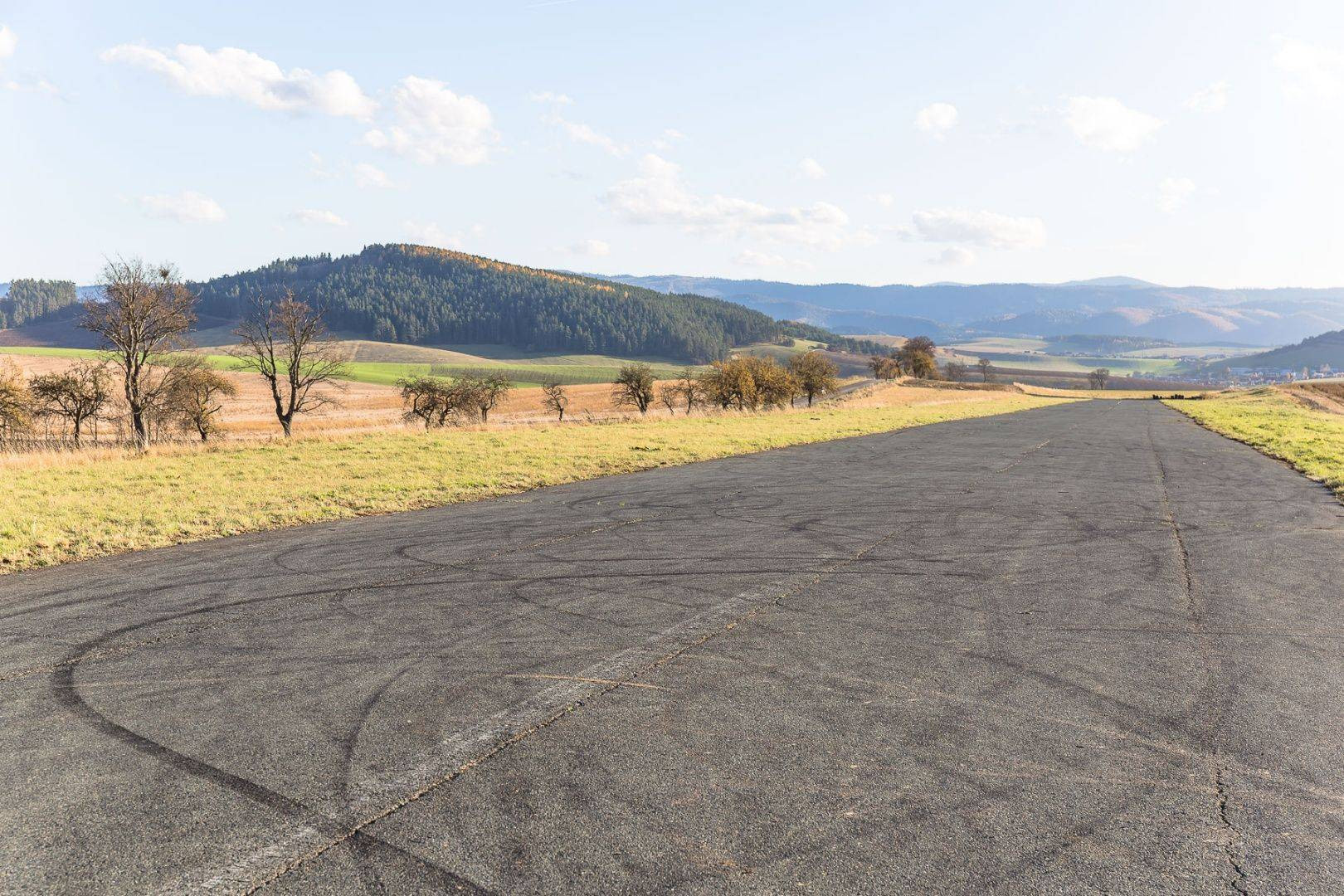 Atraktívny pozemok na podnikanie (3 ha) pri Klčove