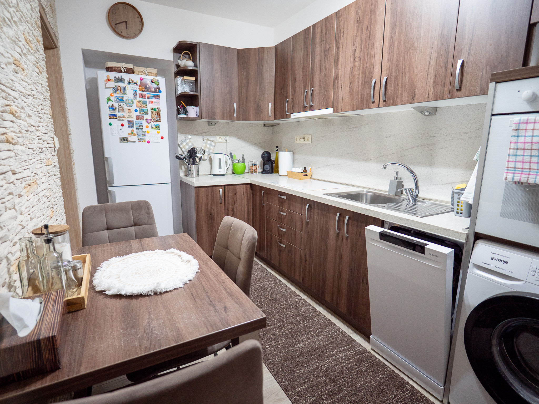 3-izbový, nadštandardne veľký byt s balkónom -  Krompachy