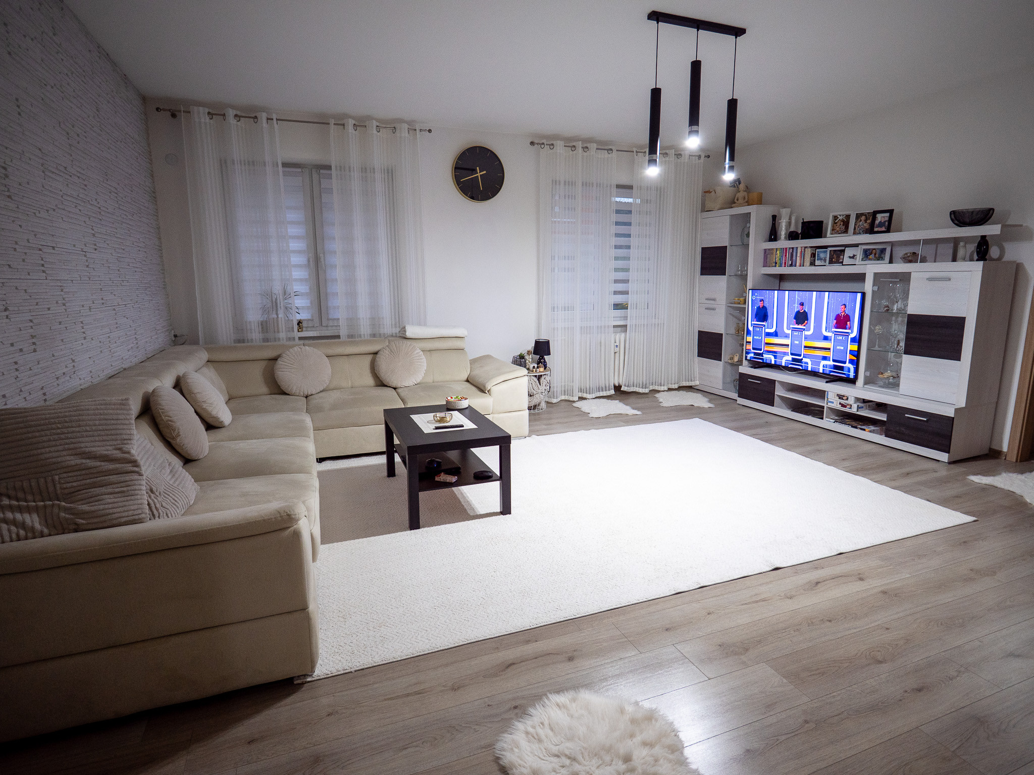 3-izbový, nadštandardne veľký byt s balkónom -  Krompachy