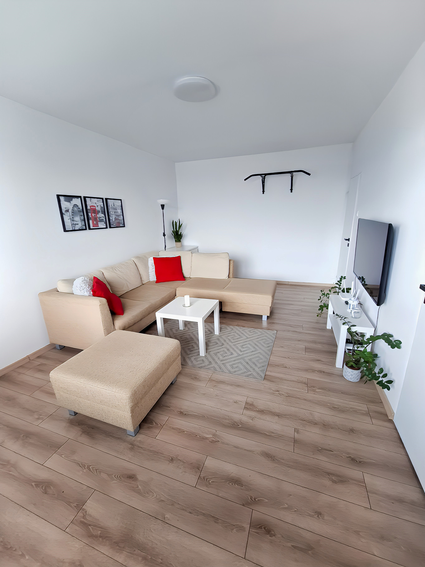 PRENÁJOM! Byt 3+1 (77 m2) 2 balkóny,  Levočská SNV