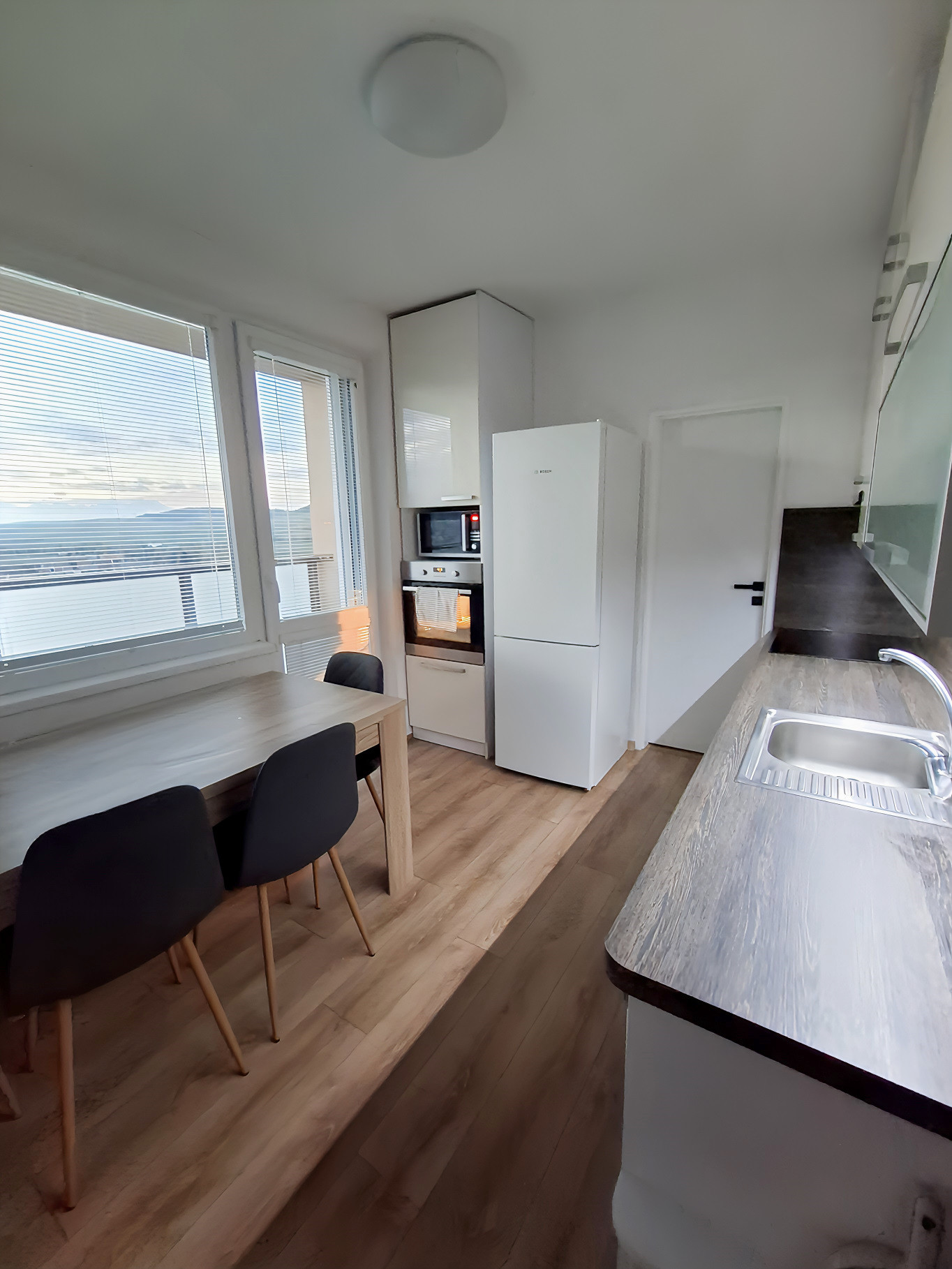 PRENÁJOM! Byt 3+1 (77 m2) 2 balkóny,  Levočská SNV