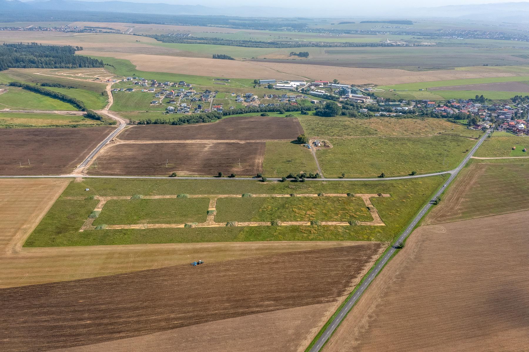 Zvýhodnený predaj 4 stavebných pozemkov so sieťami v obci Mlynica