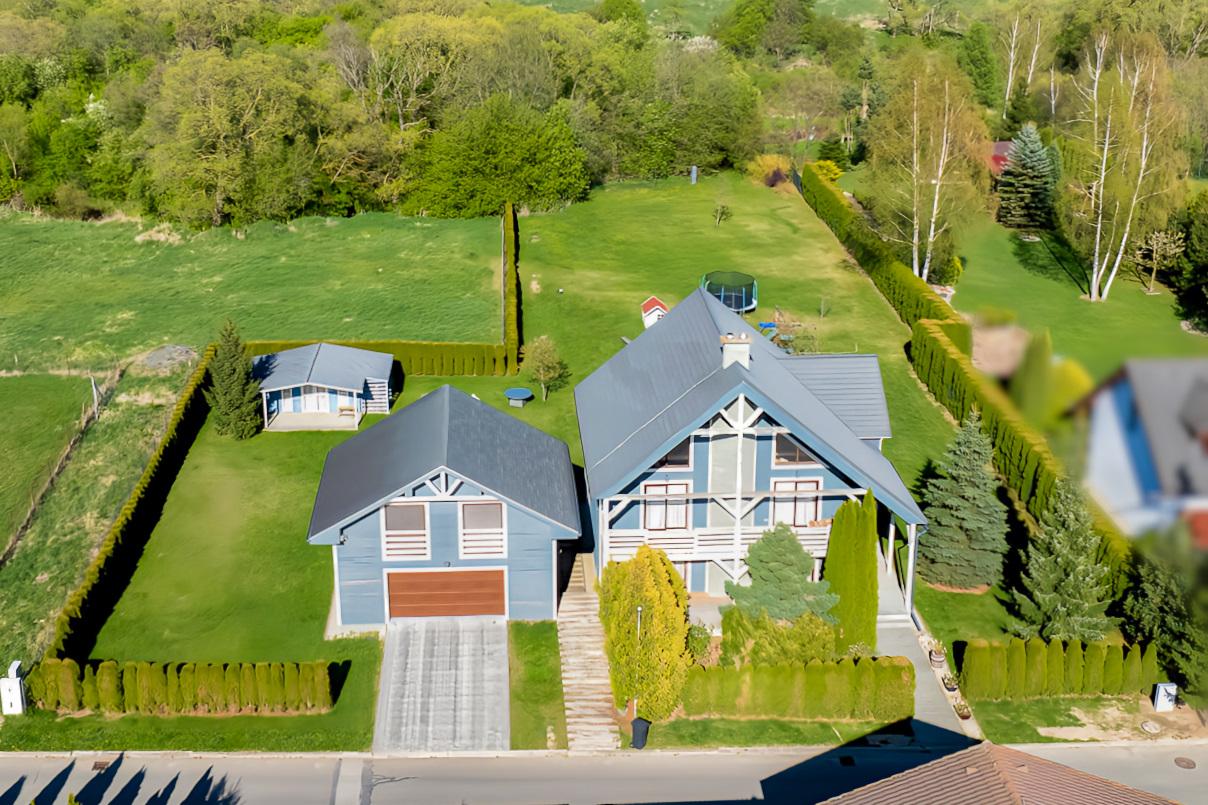 Multifunkčný dom s veľkým pozemkom (1656 m2) Veľká Lomnica