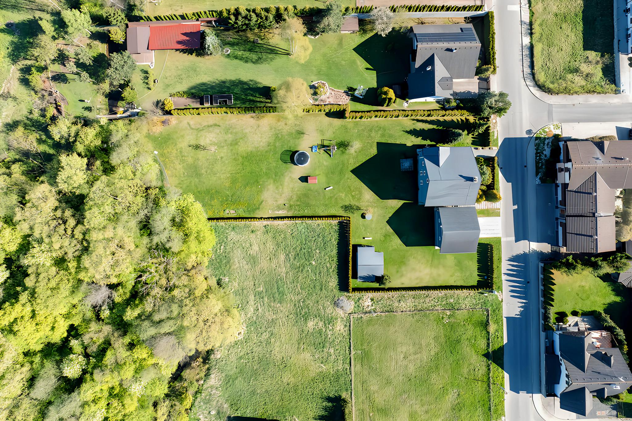 Multifunkčný dom s veľkým pozemkom (1656 m2) Veľká Lomnica