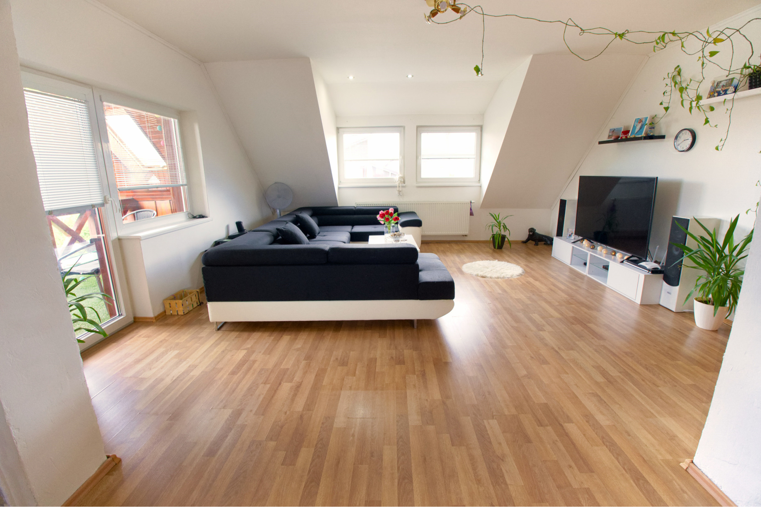 Rodinný dom (654 m2), garáž, altánok, záhrada Smižany