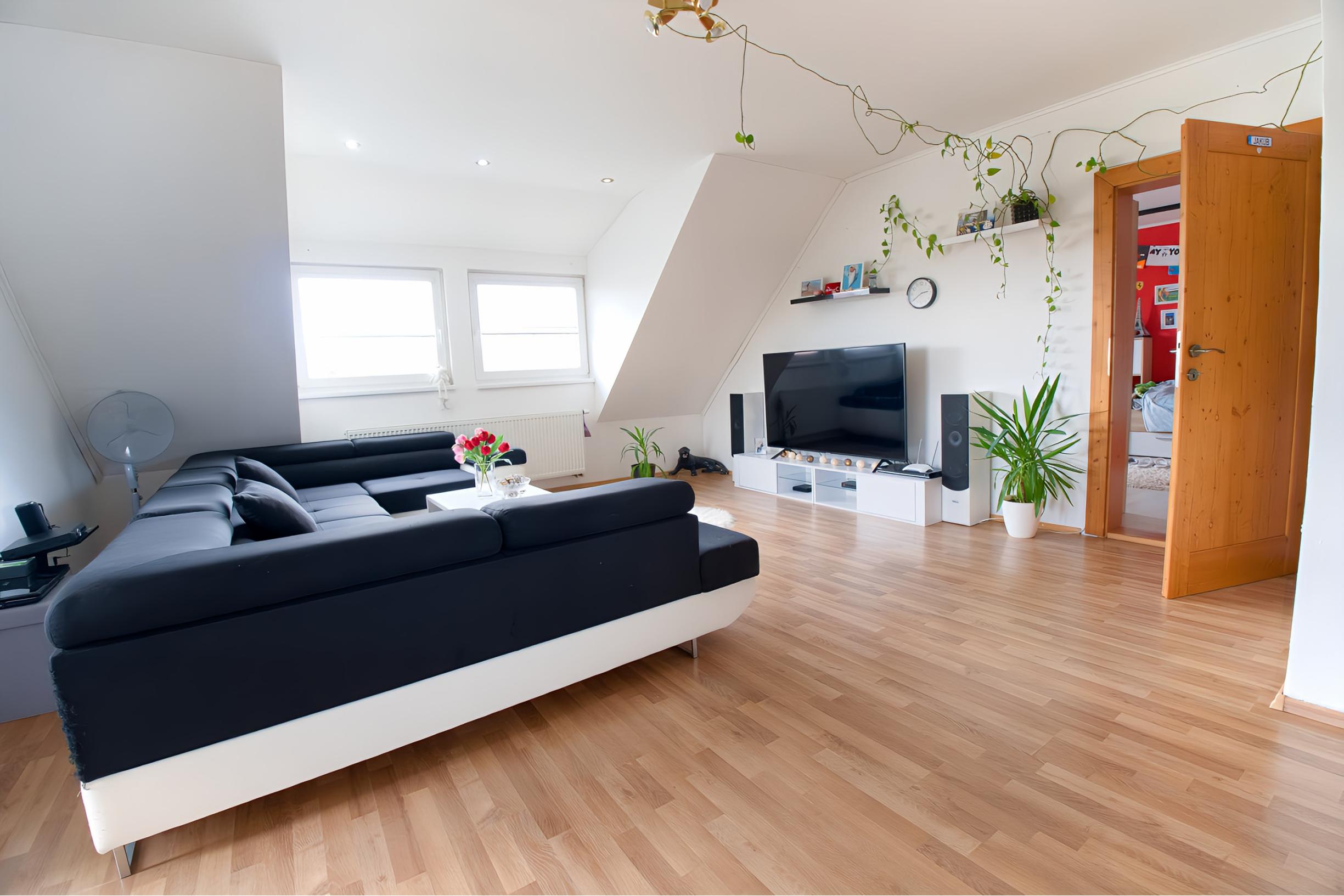 Rodinný dom (654 m2), garáž, altánok, záhrada Smižany