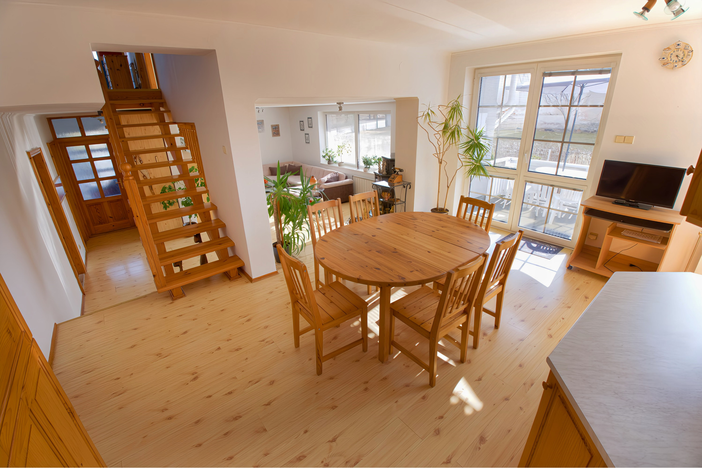 Rodinný dom s krásnou záhradou (922 m2) Markušovce pri SNV