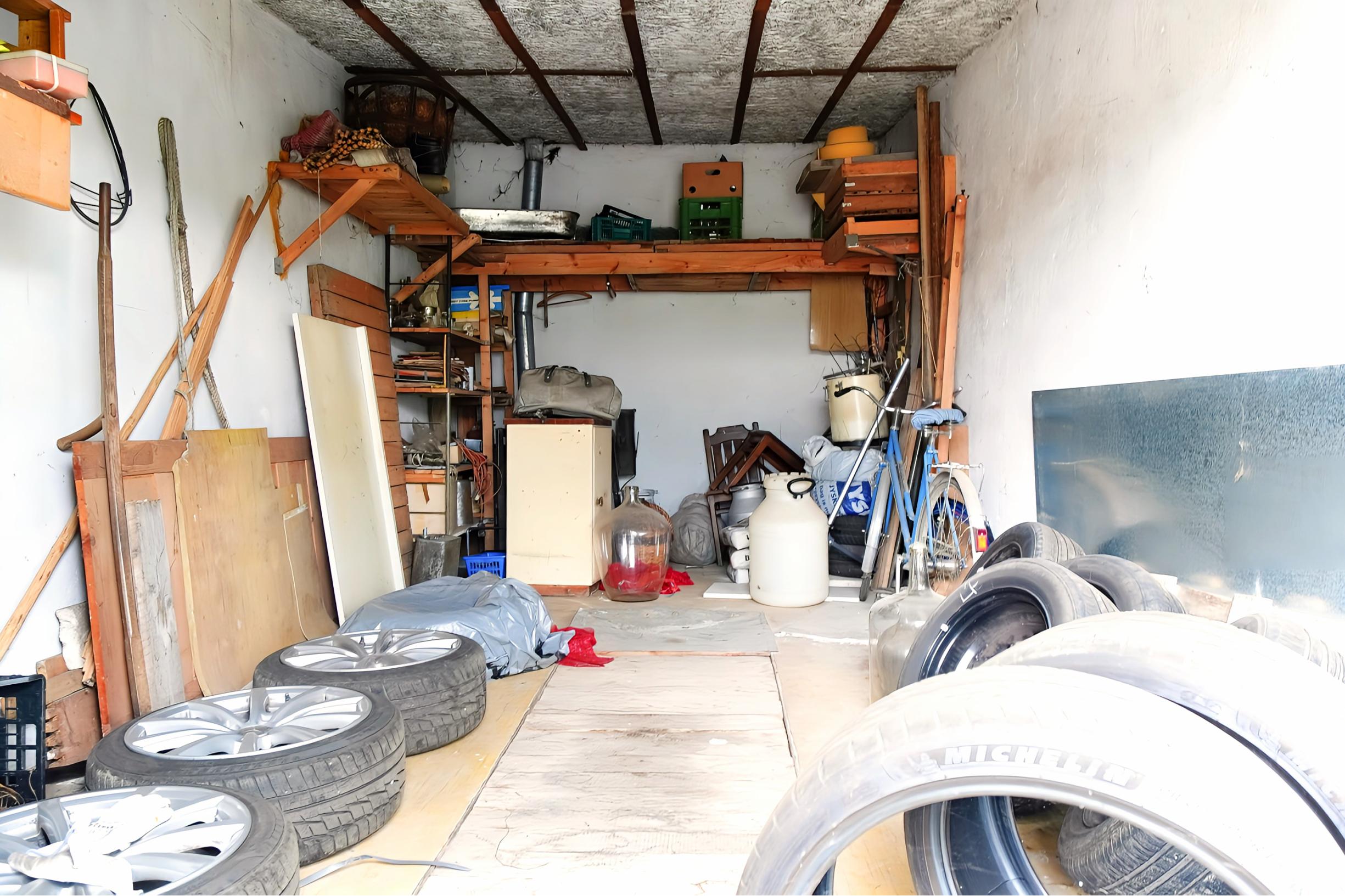 Znížená cena! Garáž (20 m2) pri Židovskom cintoríne, Sp. Nová Ves