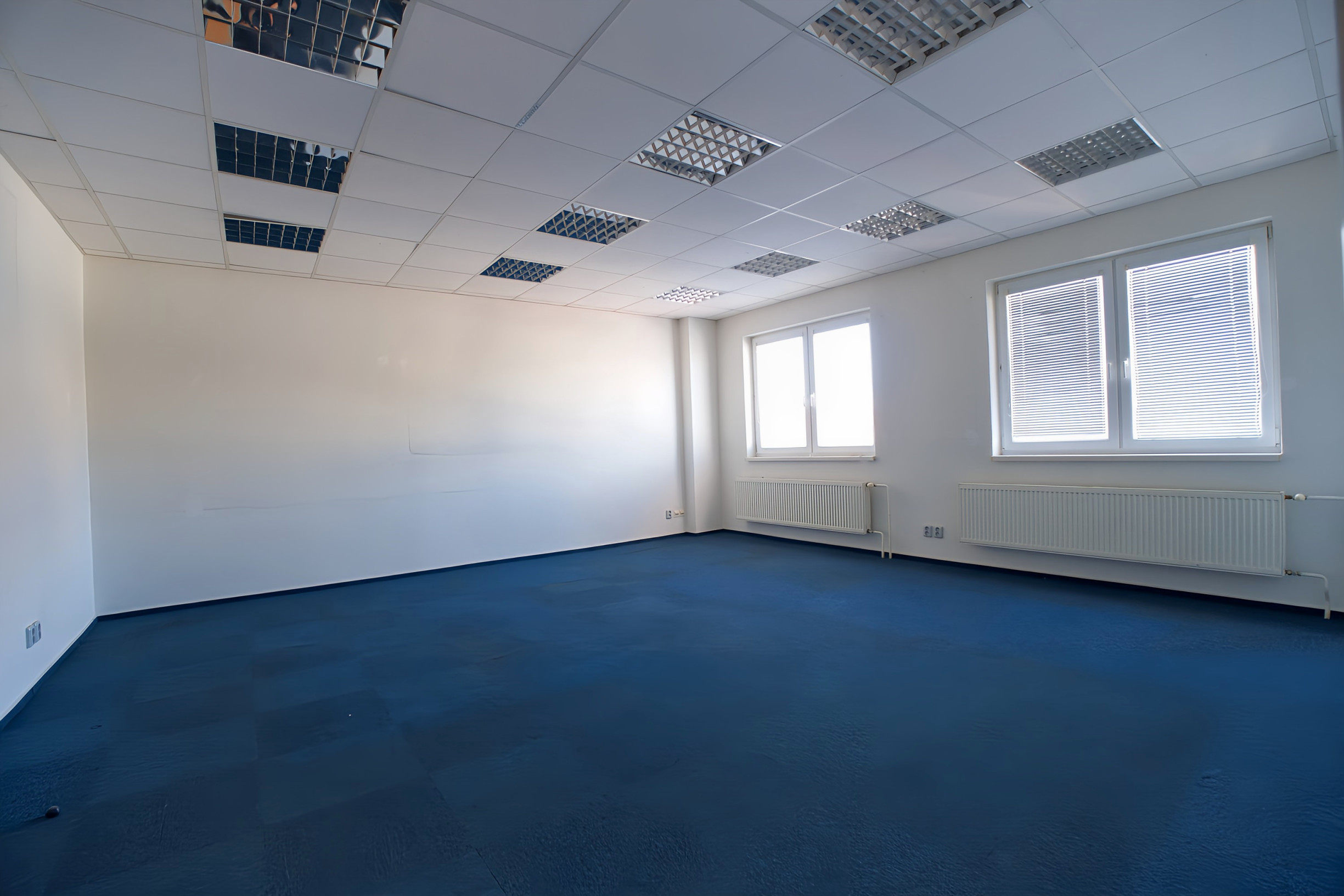 PRENÁJOM! Administratívny objekt v pokojnej lokalite sídl. Západ SNV