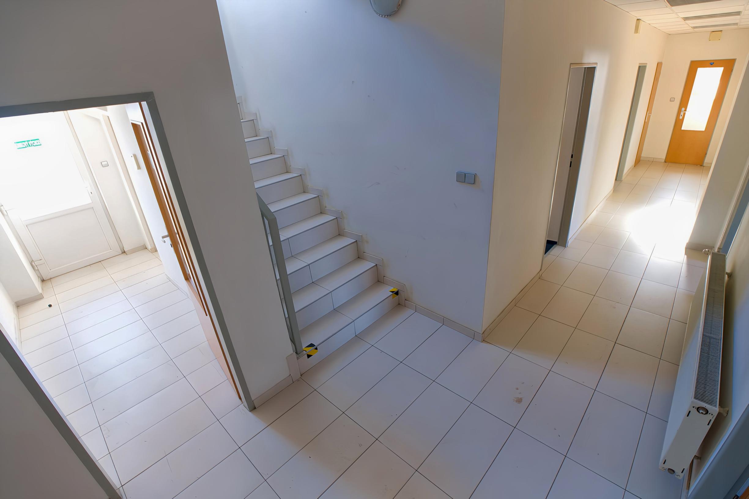 PRENÁJOM! Administratívny objekt v pokojnej lokalite sídl. Západ SNV