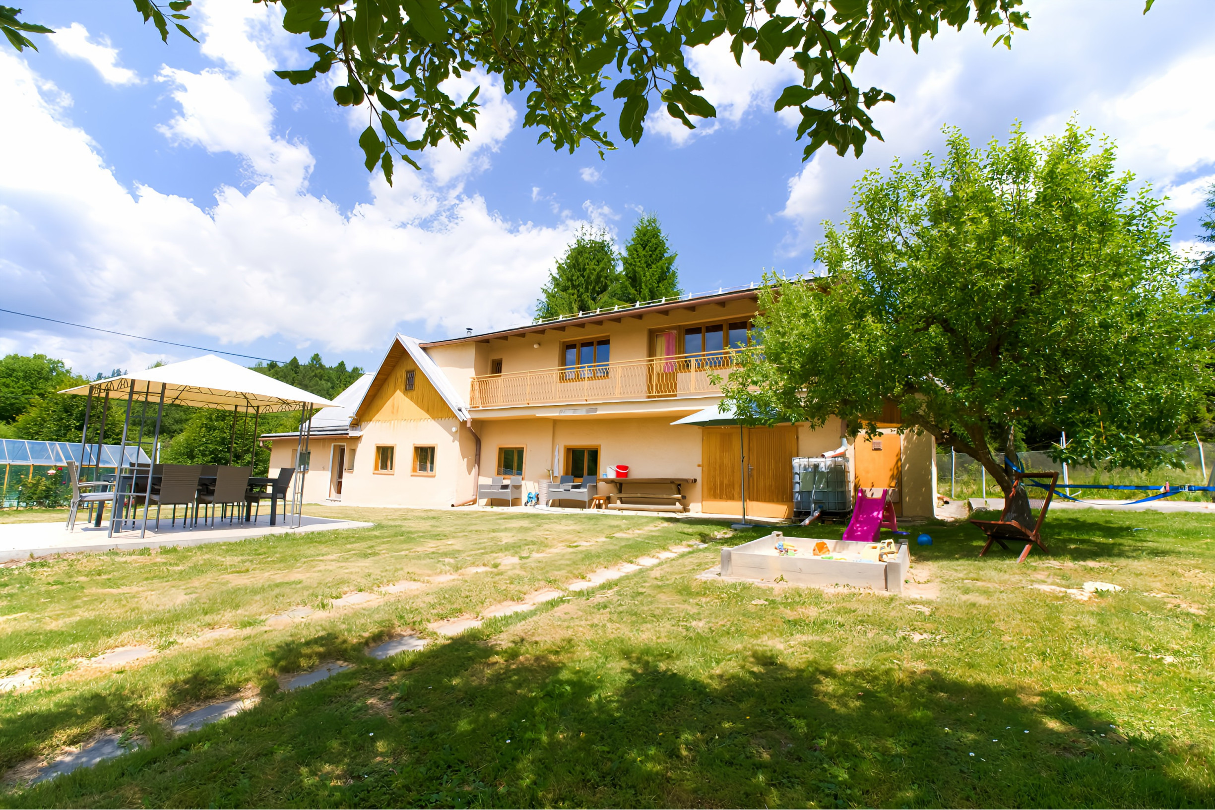 Rodinný dom - chalupa pod Bukovcom (2 869 m2), Švedlár