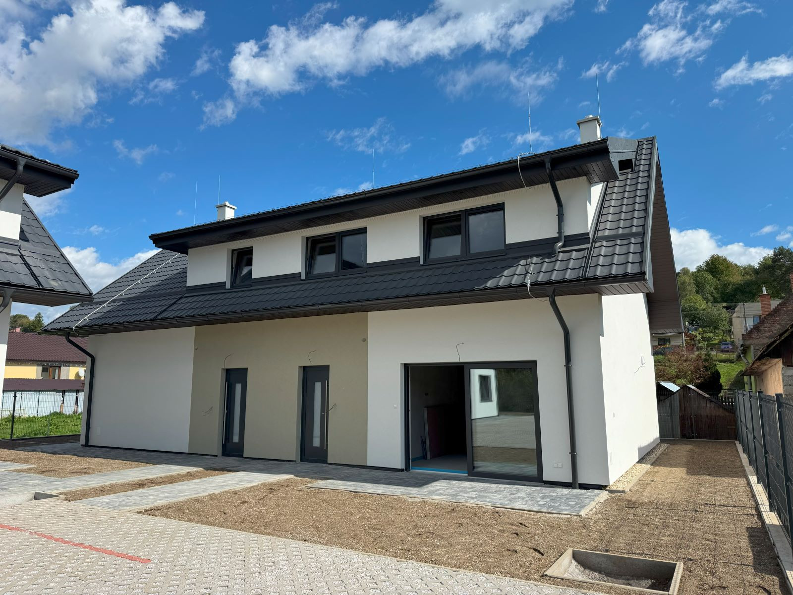 Máme dokončené ! Na predaj 3 a 4 -izbové byty v Danišovciach