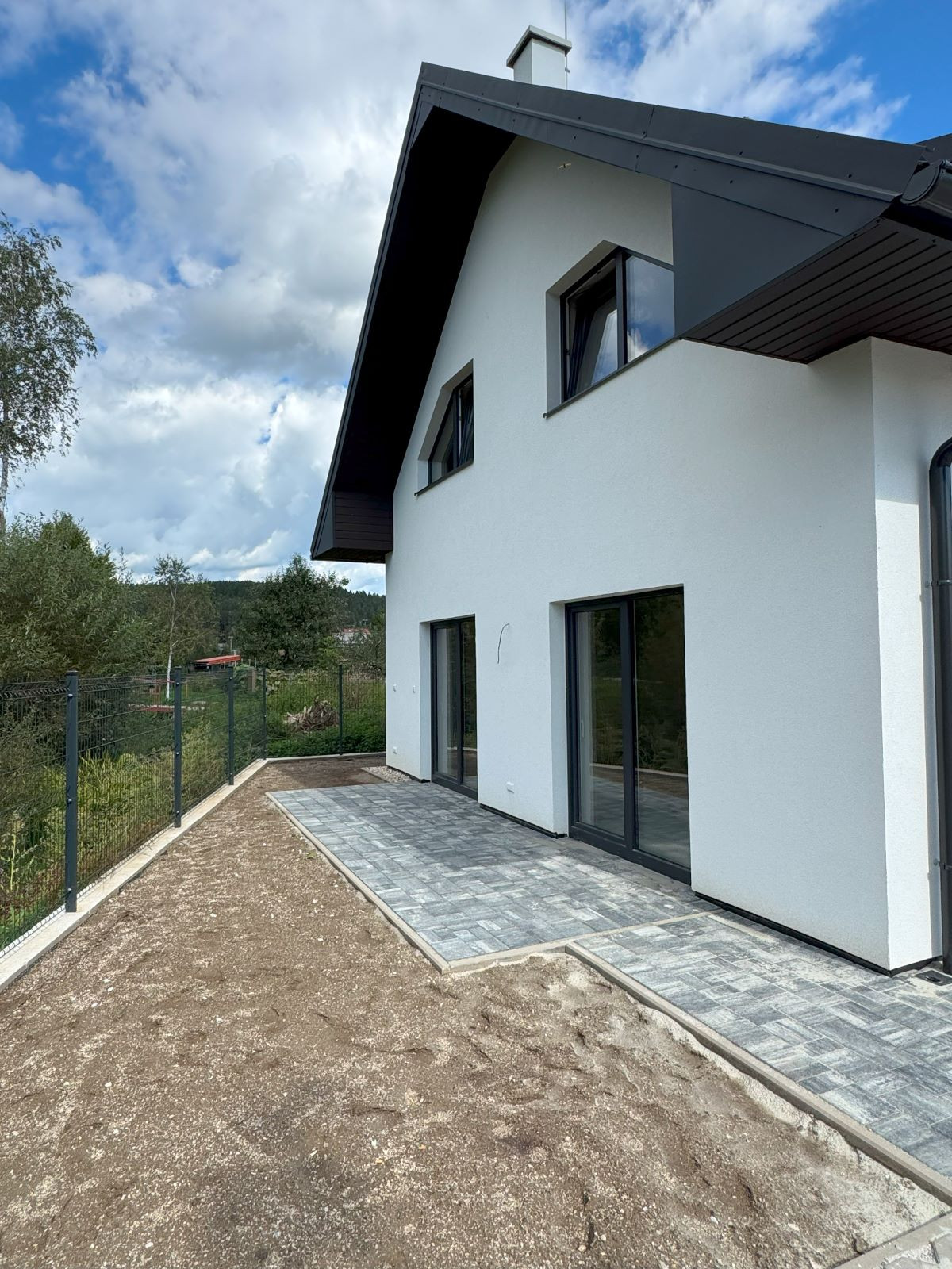 Máme dokončené ! Na predaj 3 a 4 -izbové byty v Danišovciach