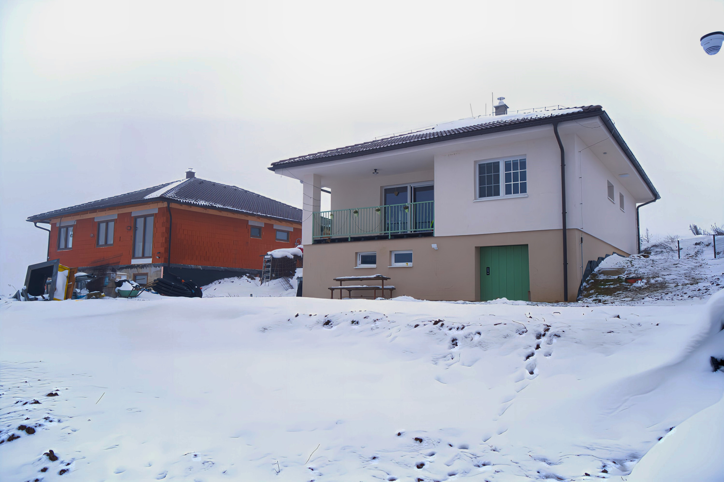 Vidiecky moderný bungalov novostavba (790 m2) Jánovce, časť Čenčice
