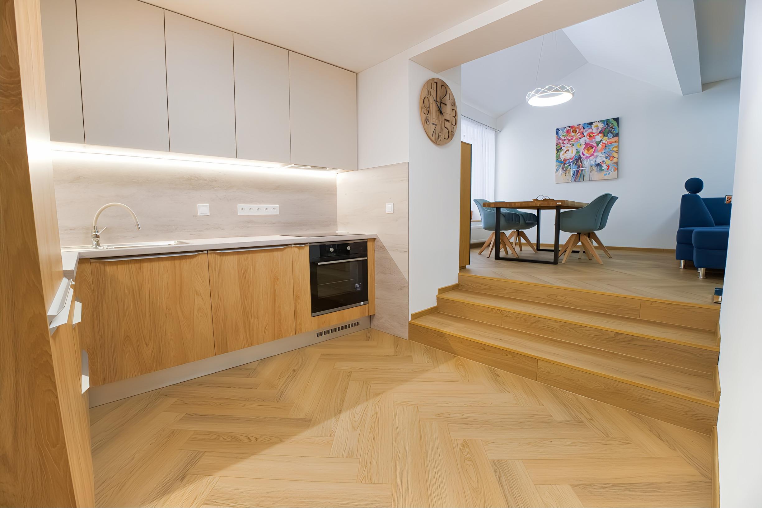 NOVOSTAVBA! Nadštandardný byt 2+1 (88 m2) centrum mesta SNV