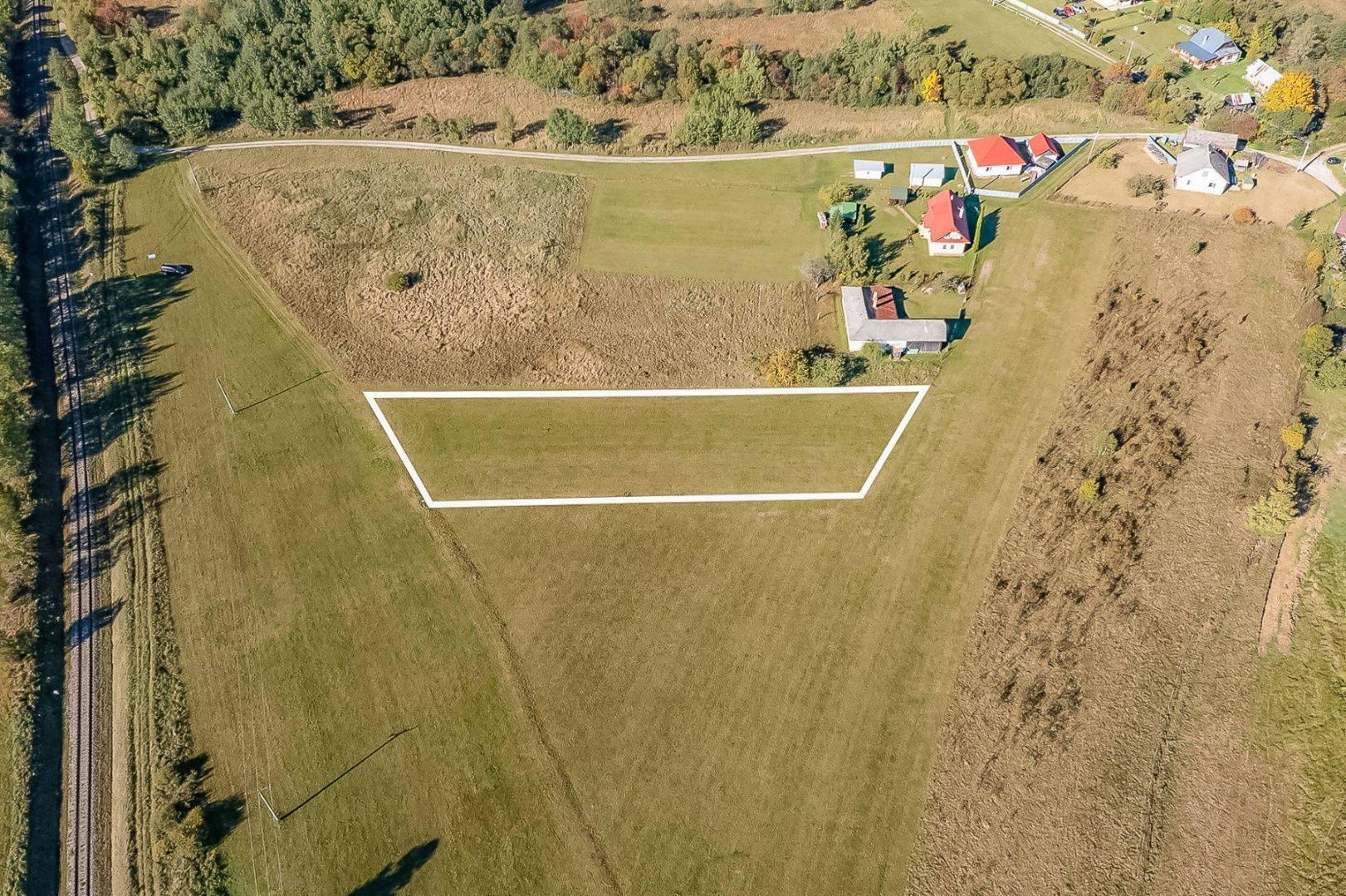 Atraktívny rekreačný pozemok (2221 m2) Tretí Hámor