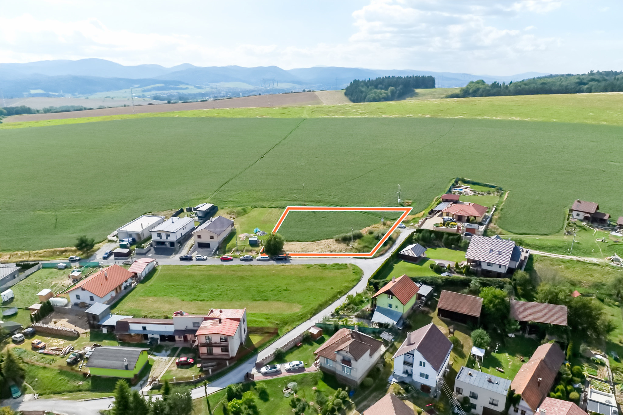 Pozemok (1948 m2) vhodný aj pre developera Danišovce