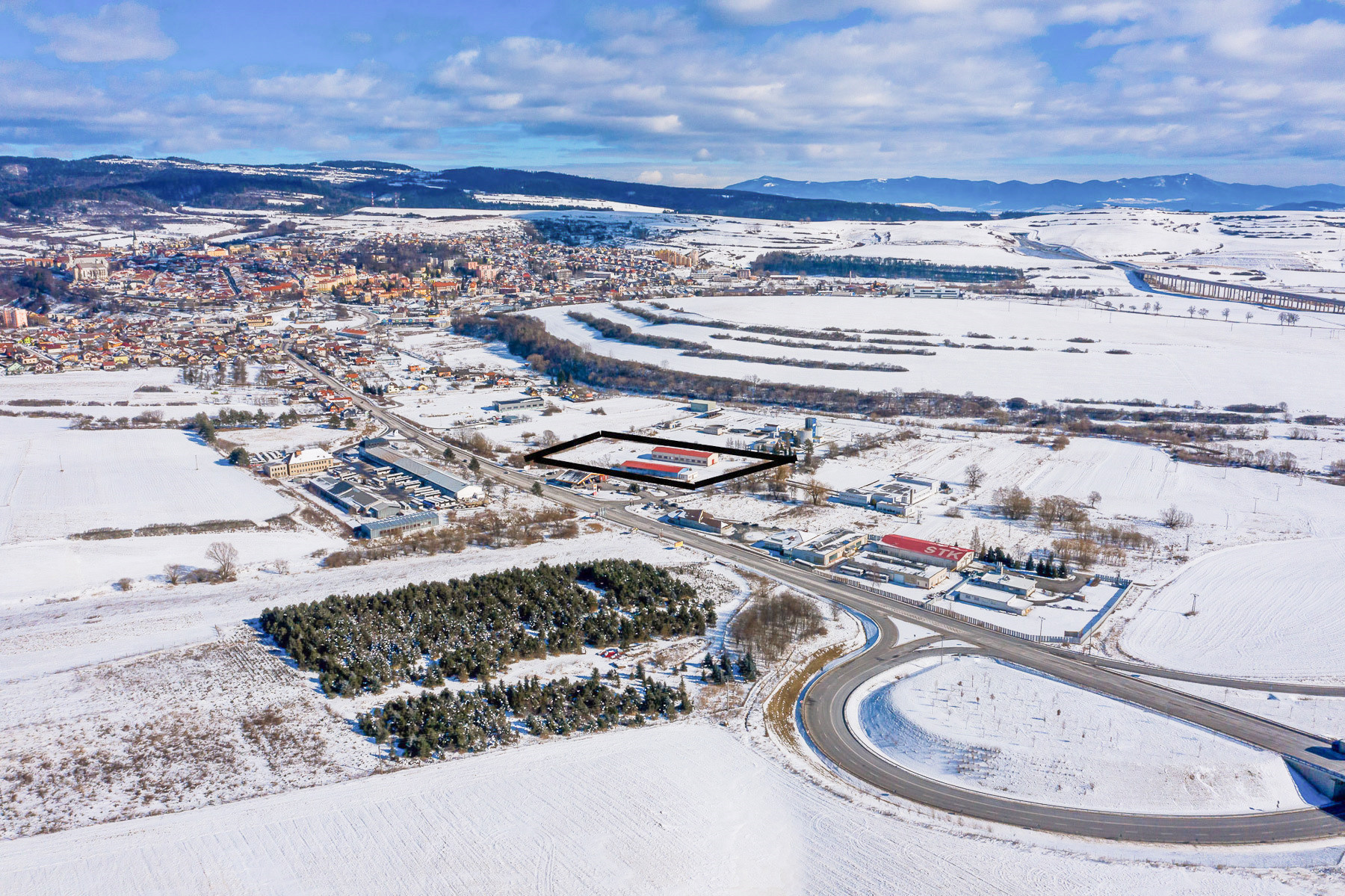 NÁJOM! Hala (702 m2) podnikateľský areál pri diaľnici Levoča