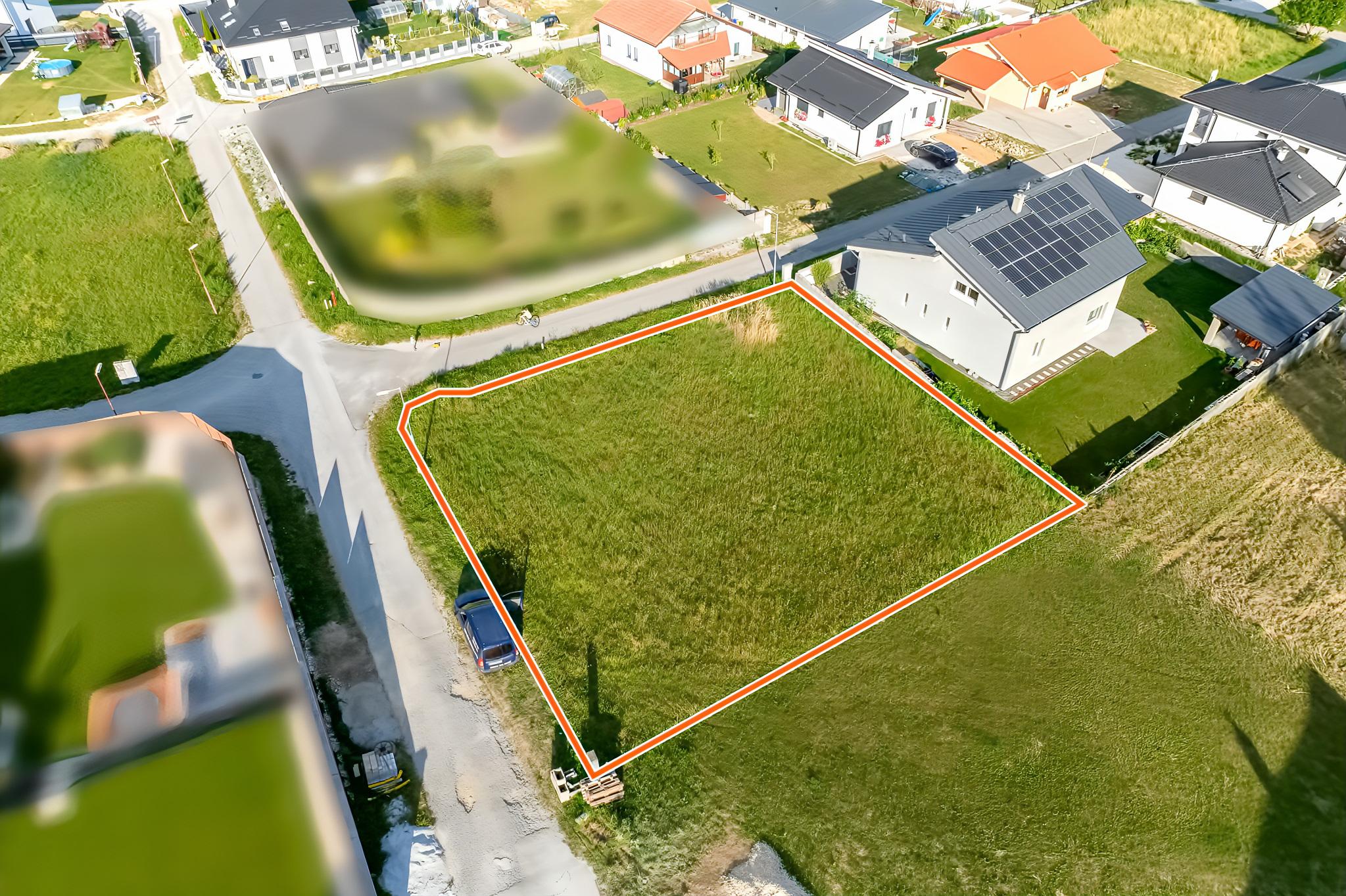 Stavebný pozemok 692 m2 s výhľadom na hrad, Spišský Hrhov