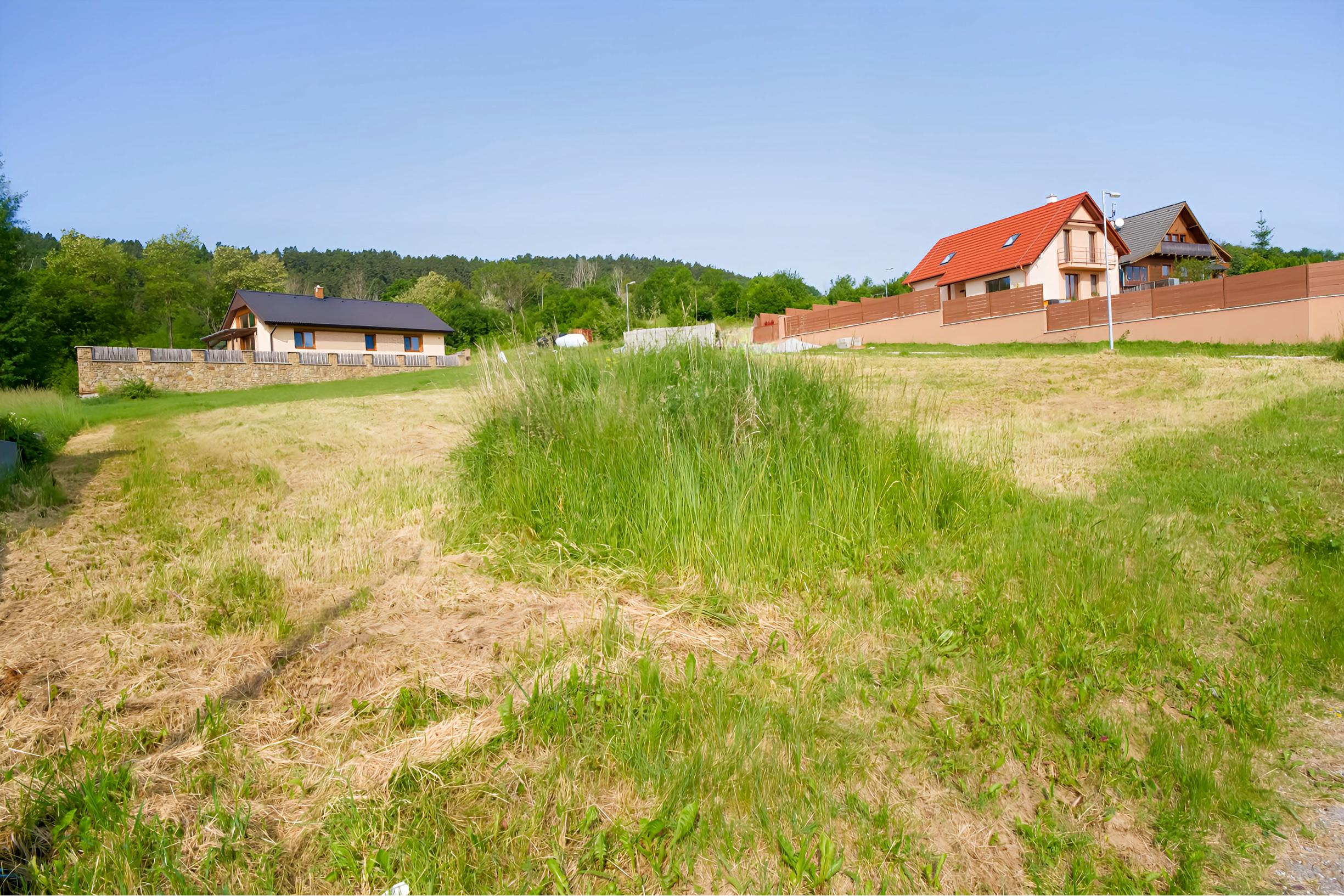 Stavebný pozemok 692 m2 s výhľadom na hrad, Spišský Hrhov