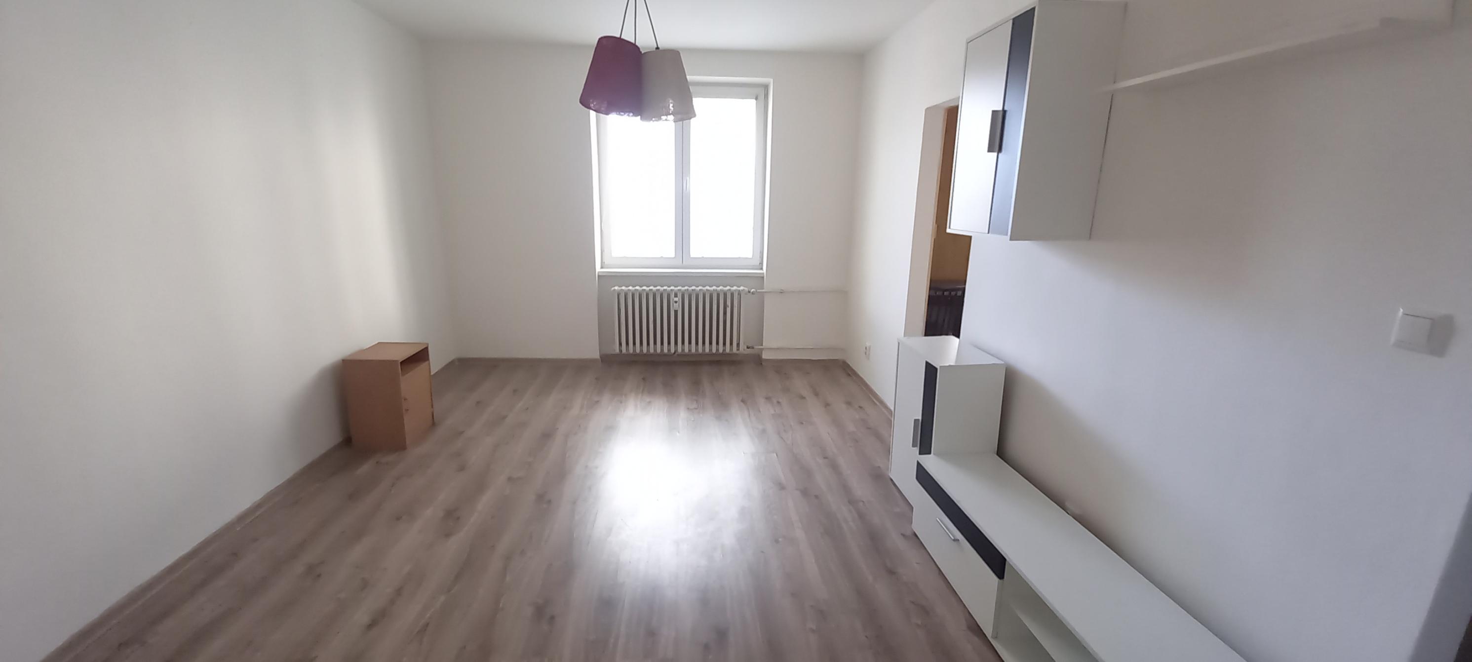 2 izbový byt s balkónom - centrum mesta Krompachy