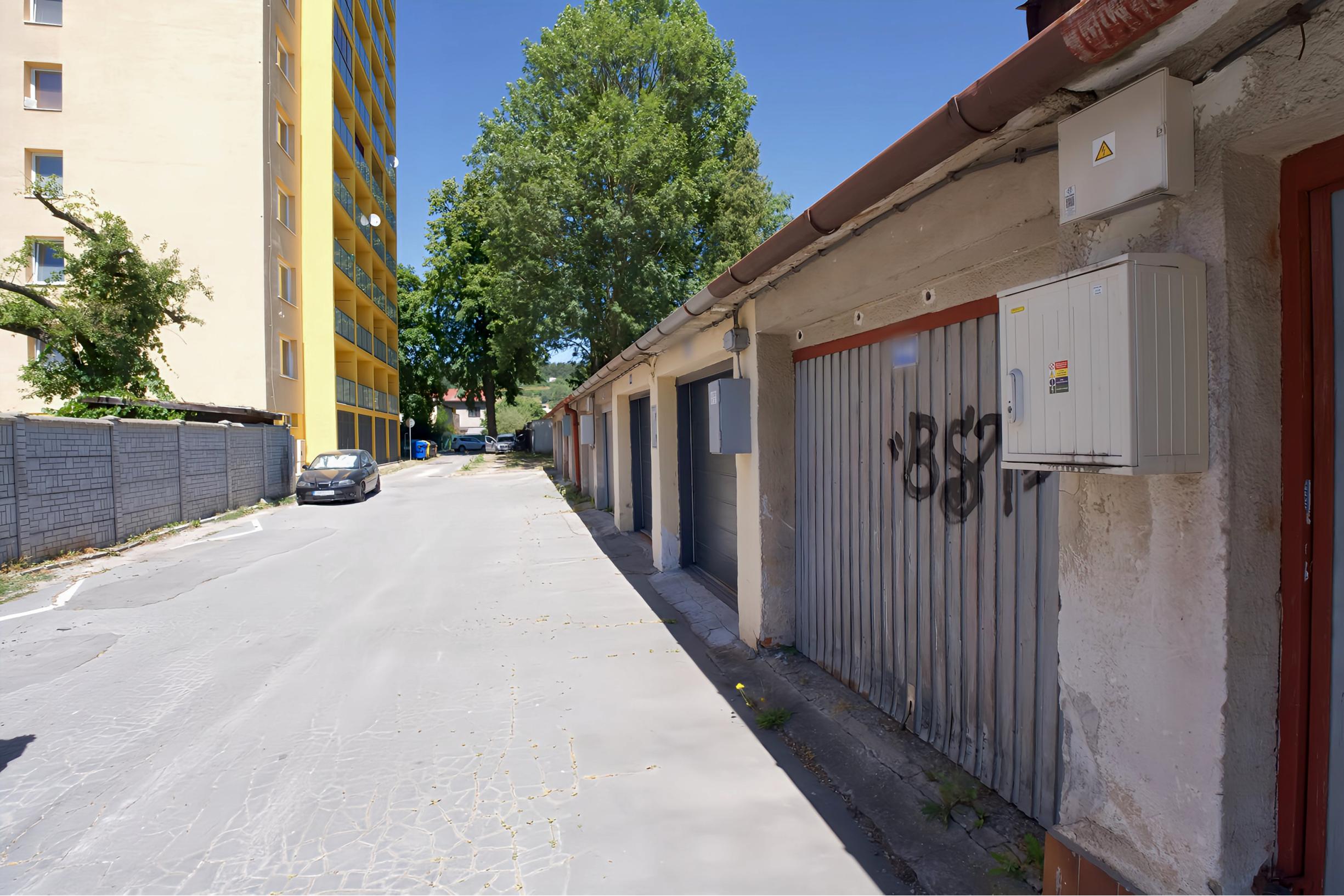 Garáž (17 m2) s pivnicou, ul. Levočská Spišská Nová Ves