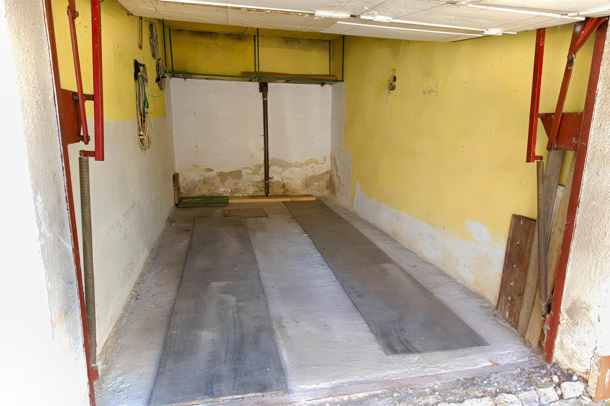 Garáž (17 m2) s pivnicou, ul. Levočská Spišská Nová Ves