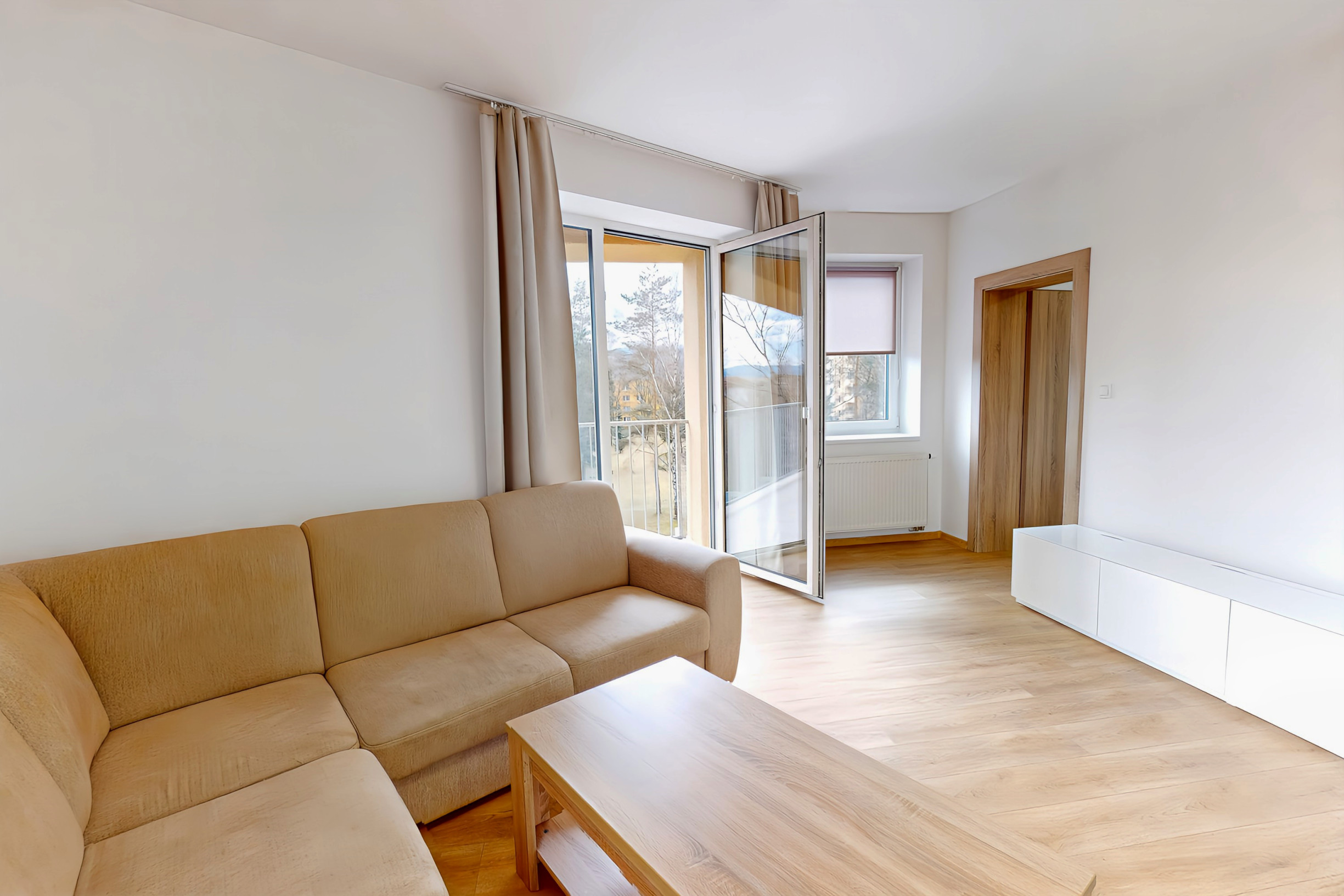 NOVOSTAVBA! Atypický 3-izbový byt (75 m2) s loggiou sídl. Tarča