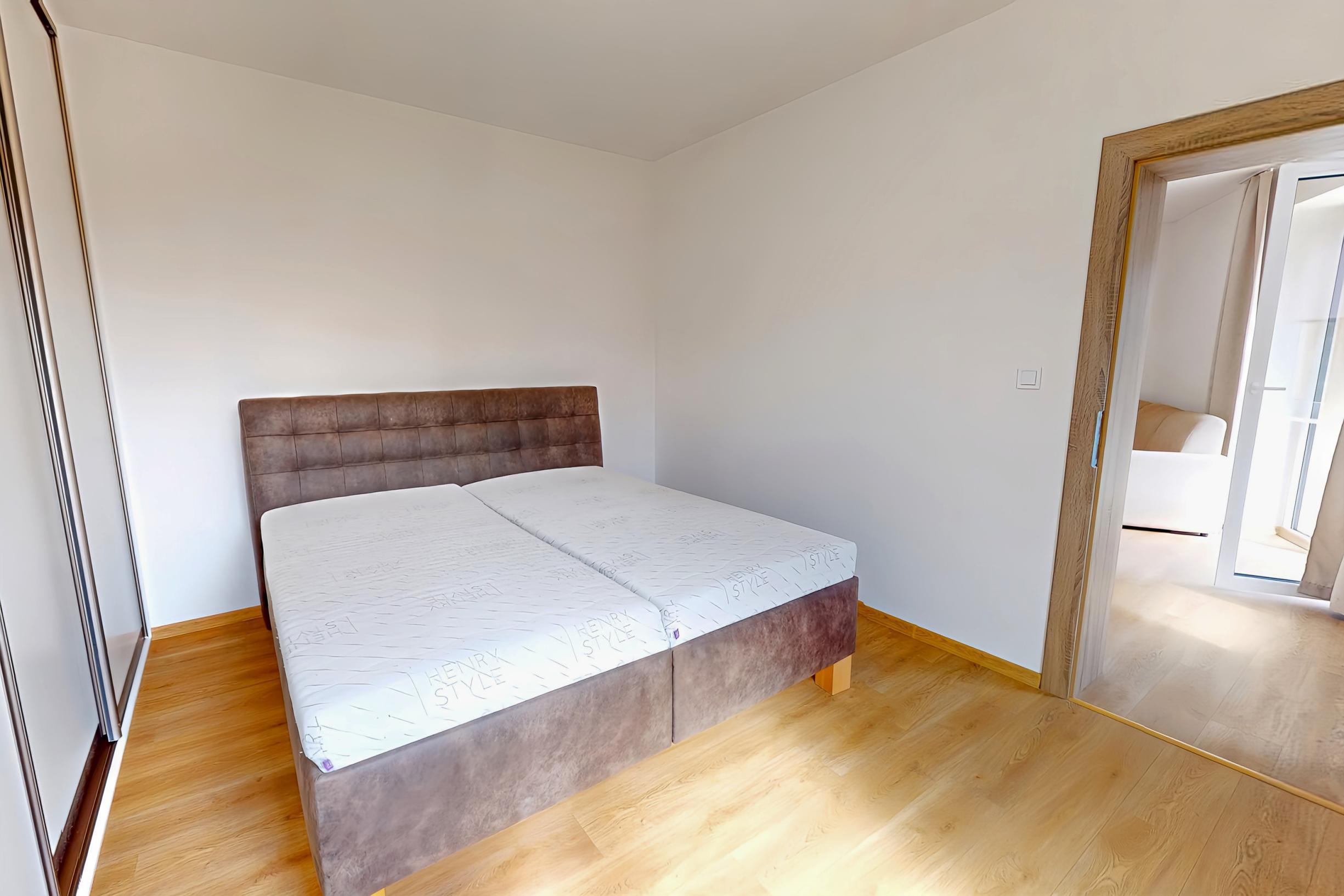 NOVOSTAVBA! Atypický 3-izbový byt (75 m2) s loggiou sídl. Tarča