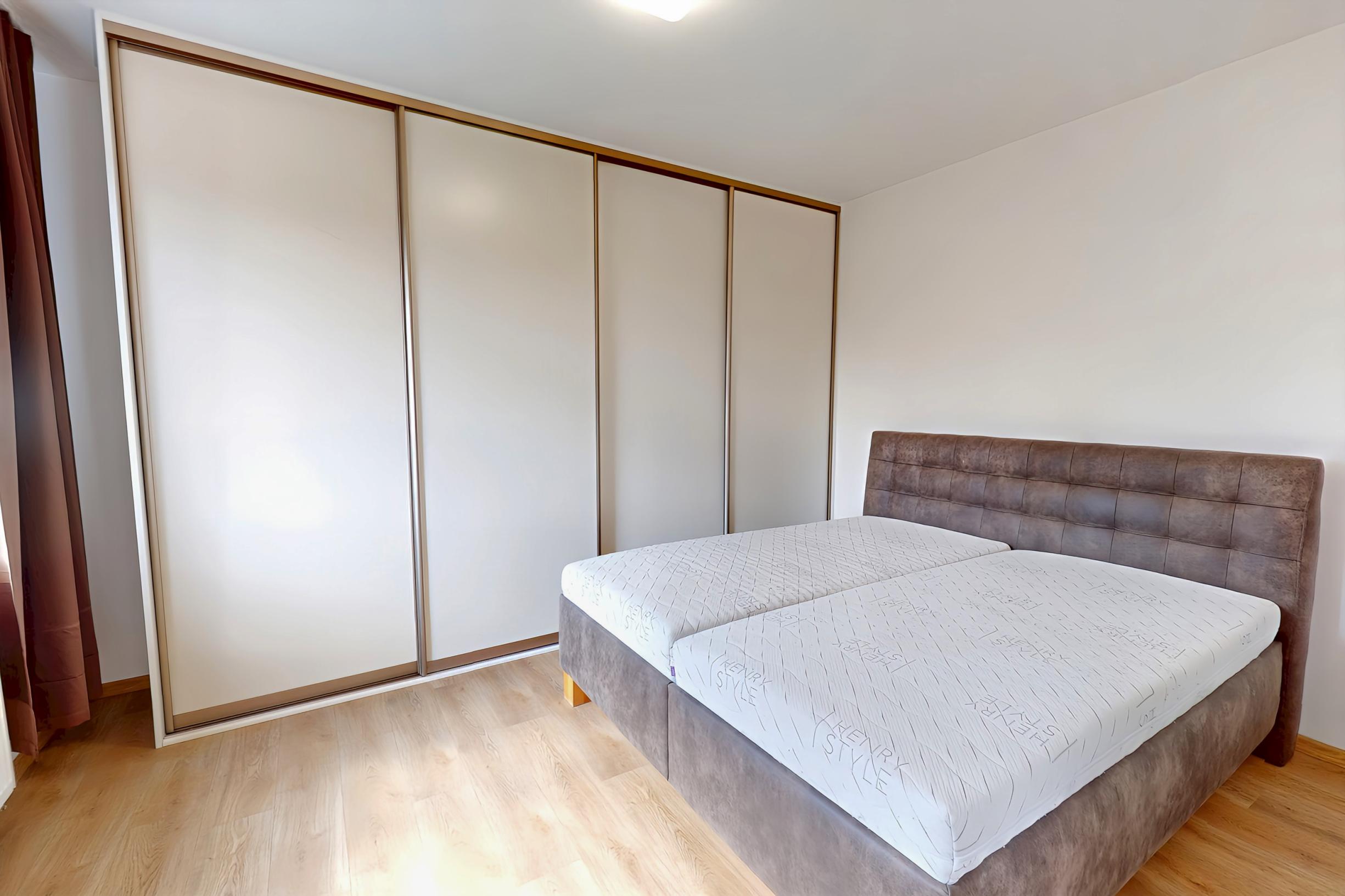 NOVOSTAVBA! Atypický 3-izbový byt (75 m2) s loggiou sídl. Tarča